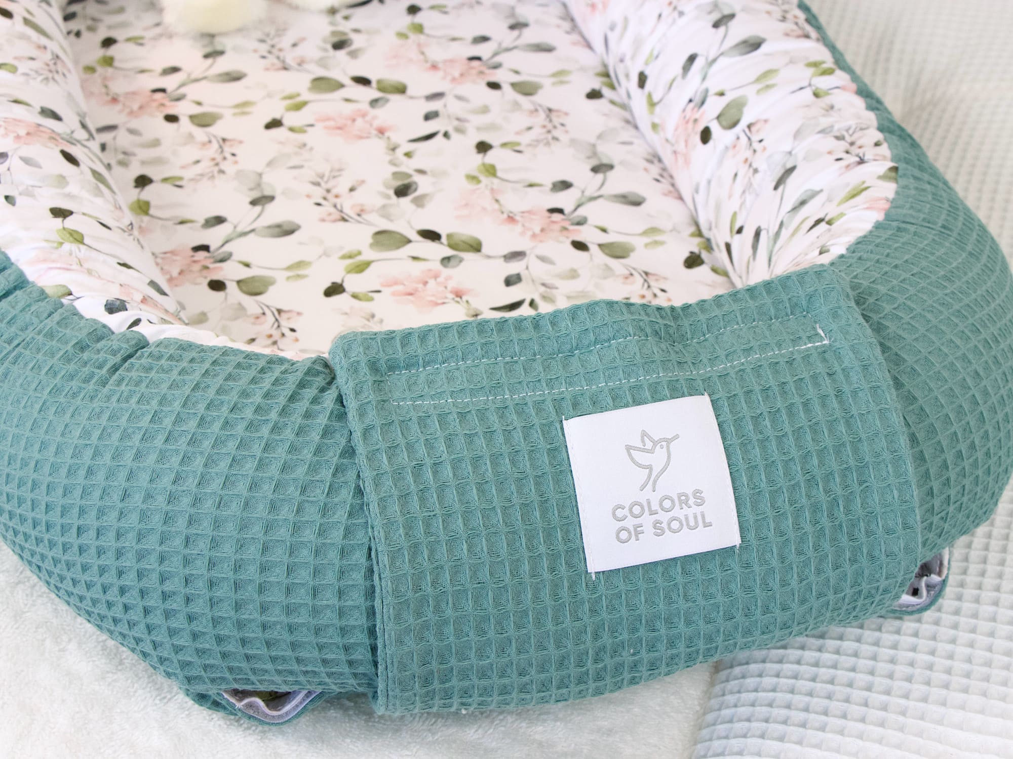 Babynest - Gartenblumen rosa / Waffelpique altgrün