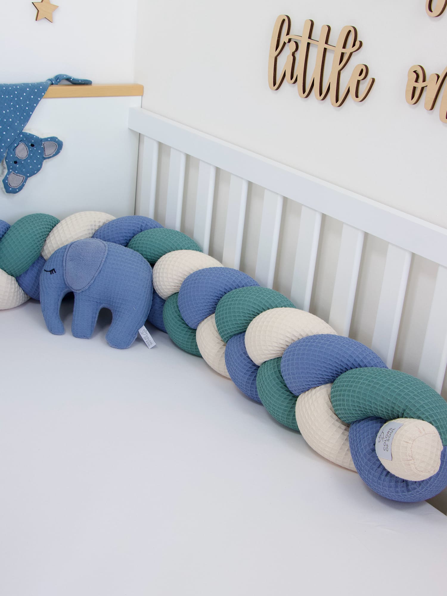 Bettschlange geflochten: Waffelpique altgrün, blau, hellbeige