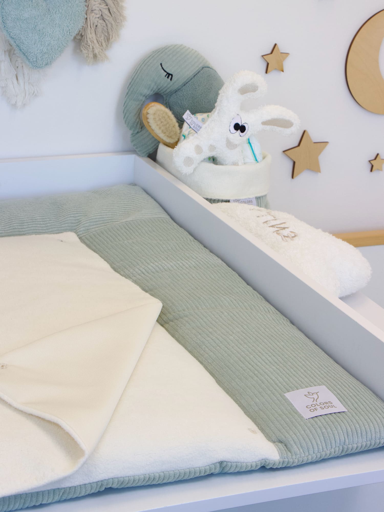 Handgenähte Wickelunterlage mit Baumwollfleece Creme und Cord-Umrandung