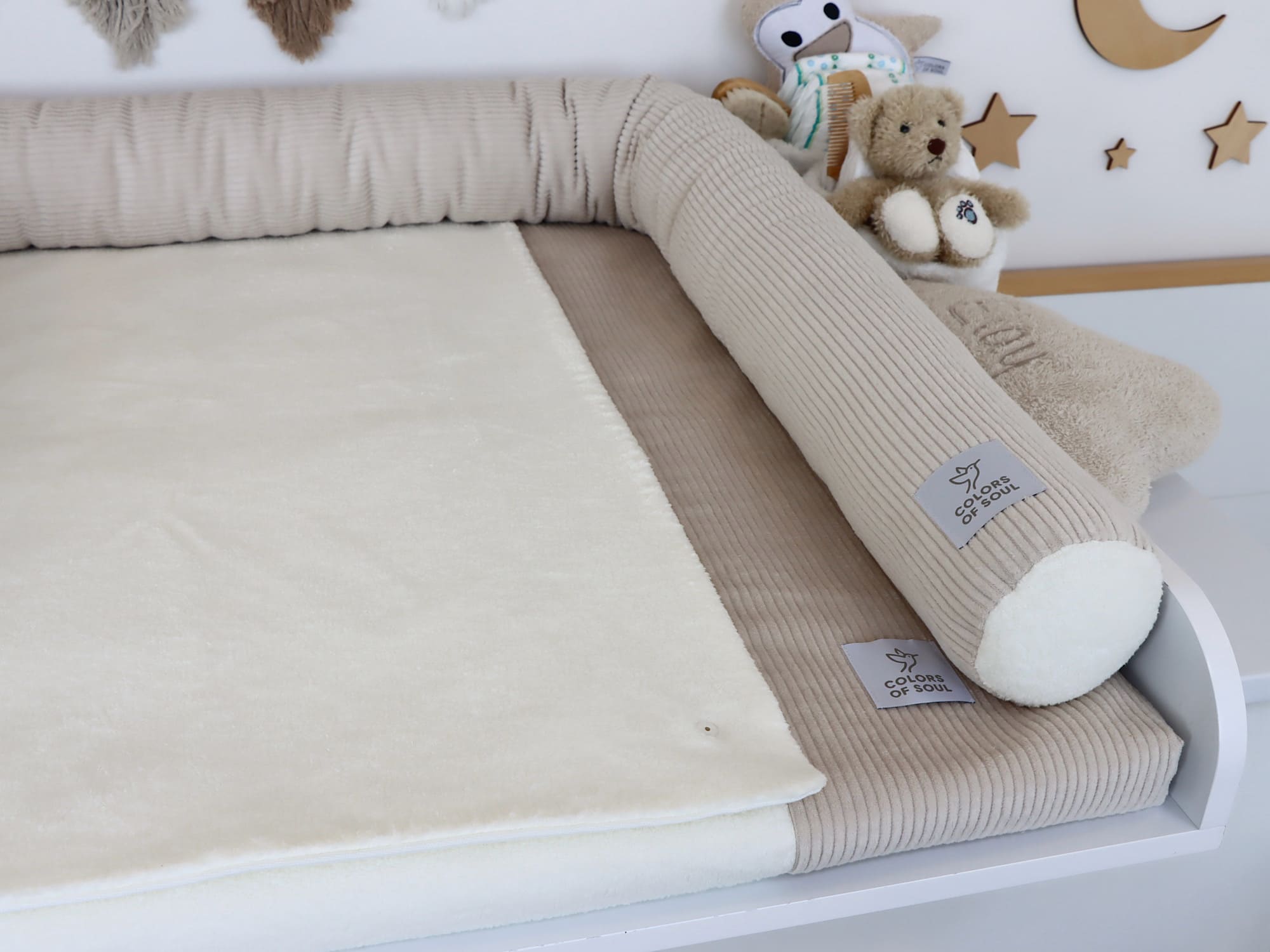 Wickelauflage mit Bezug und klassischer Bettschlange in Cord Light Sand und Baumwollfleece Creme