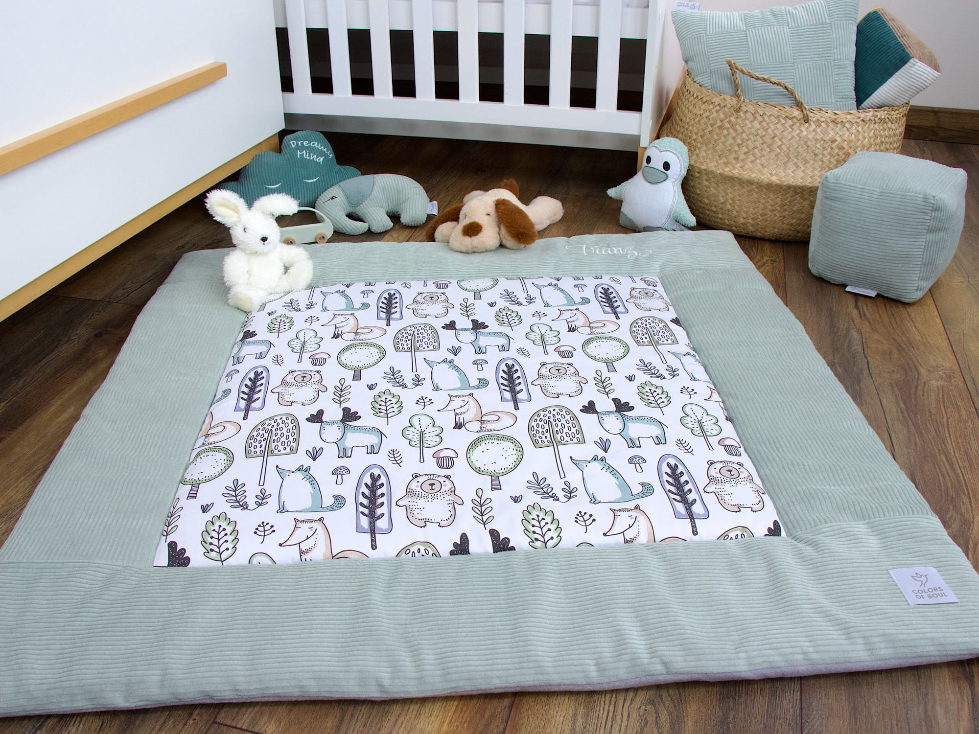 Personalisierte Krabbeldecke mit Namen und Waldfreunde-Muster in Mint
