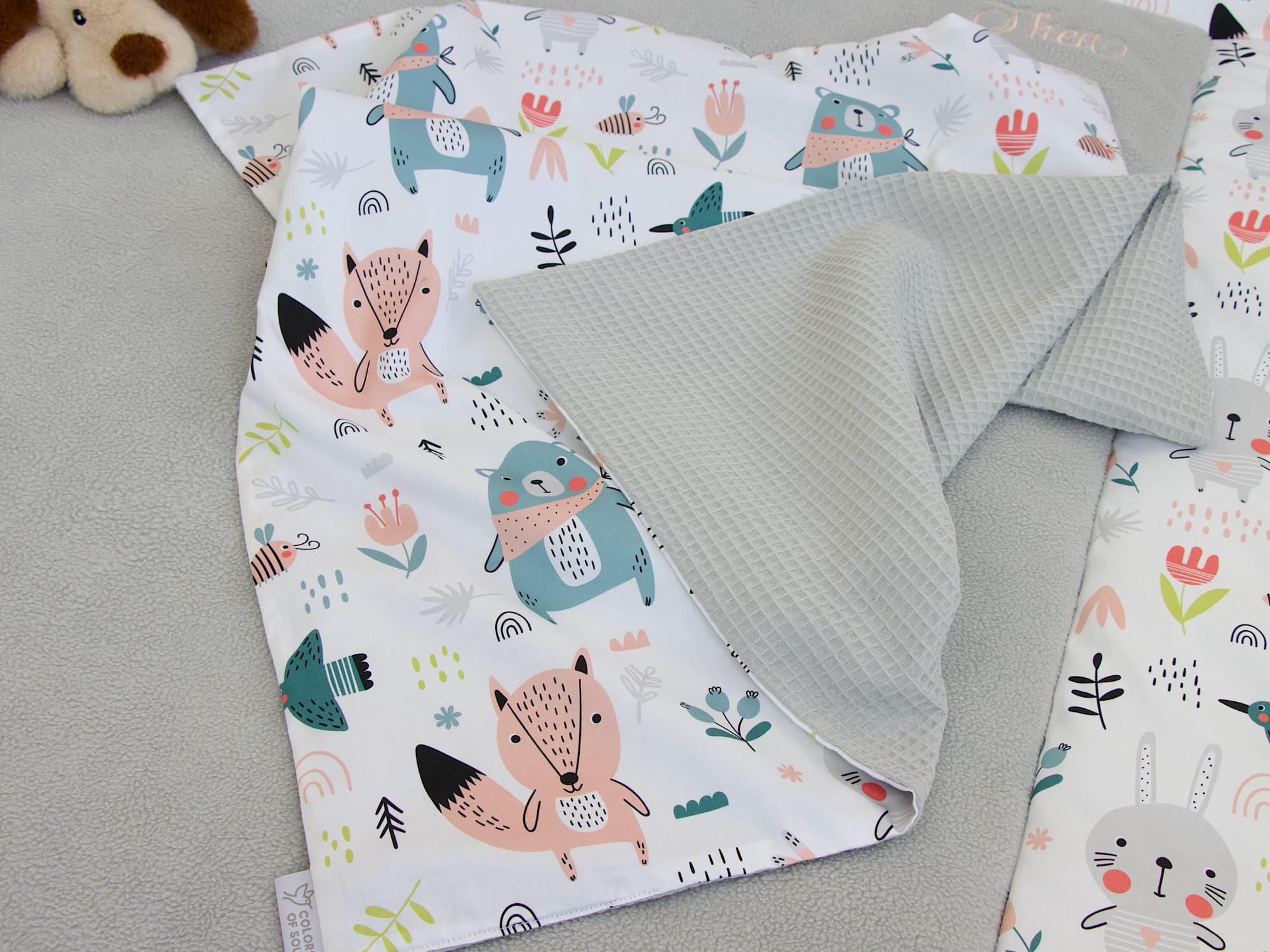 Personalisierte Babydecke - pastell Waldtiere / Waffelpique hellgrau