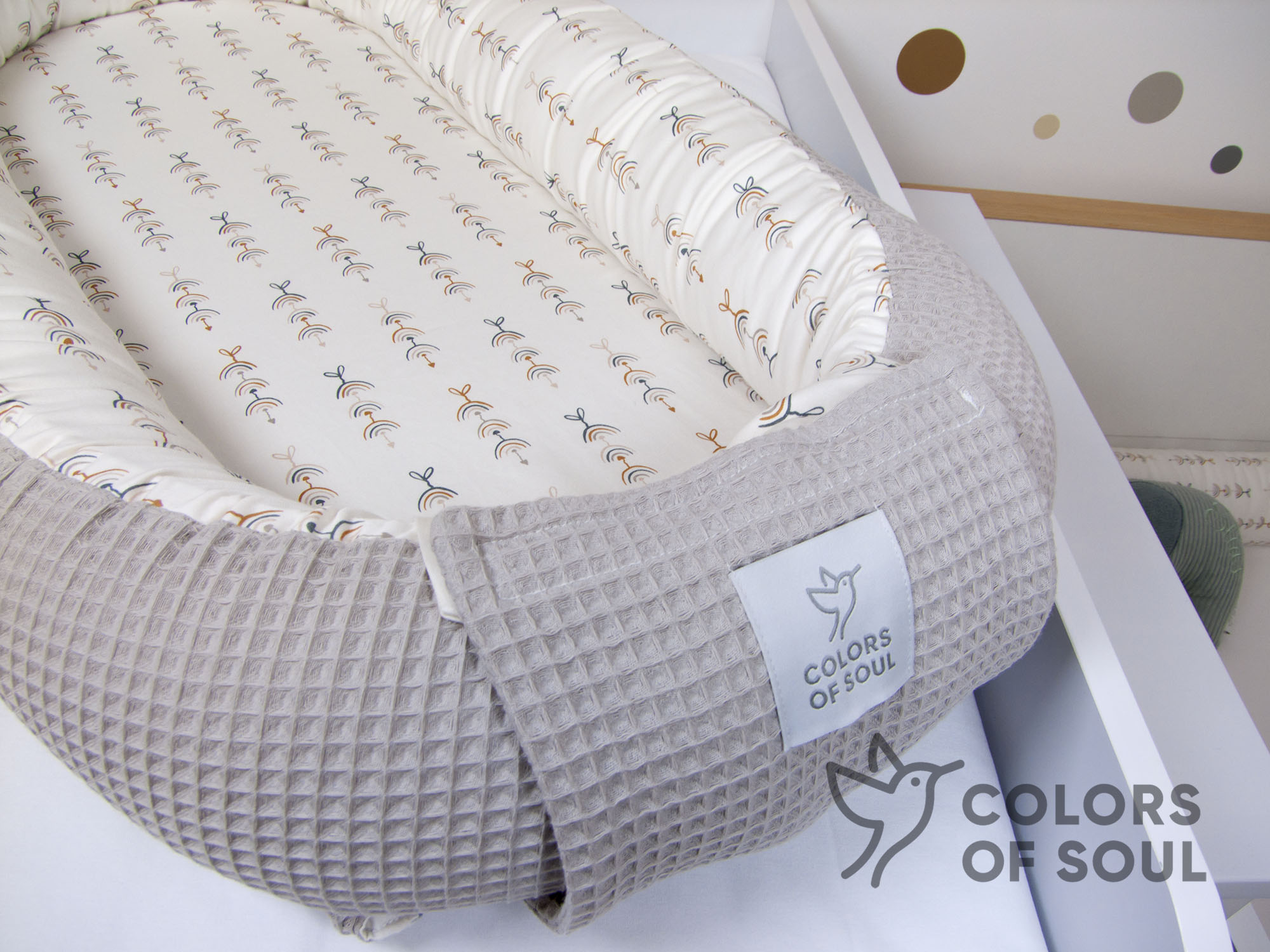 3-er SET - Wickelauflage mit Inlett, Babynest, Bettschlange - Mobile Regenbogen / Waffelpique beige