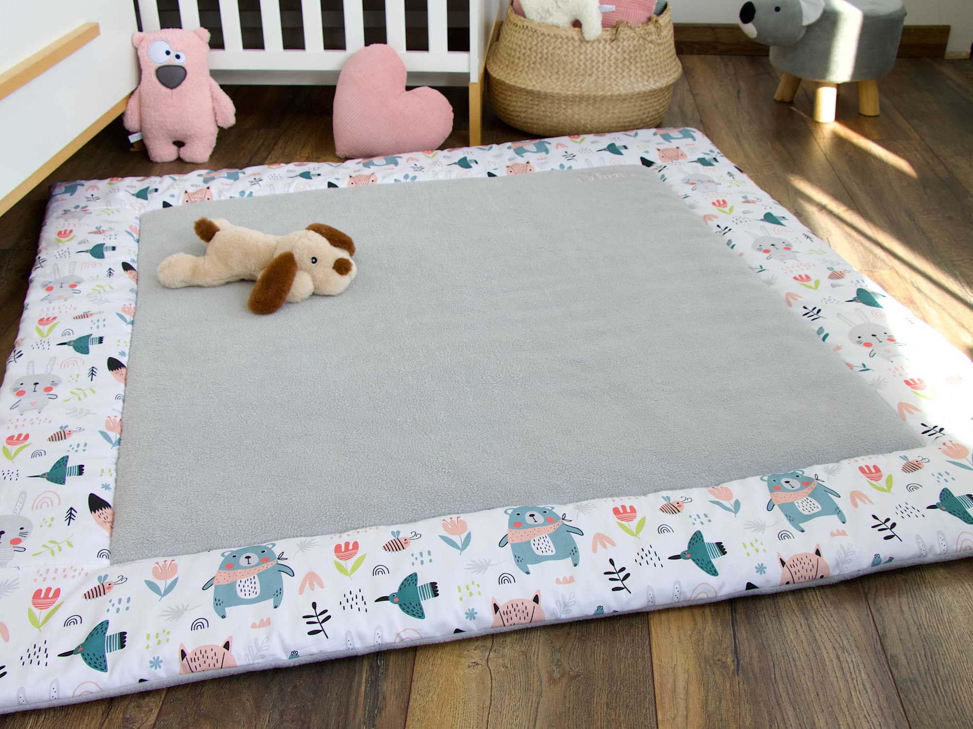 Krabbeldecke personalisiert - pastell Waldtiere / Baumollfleece hellgrau