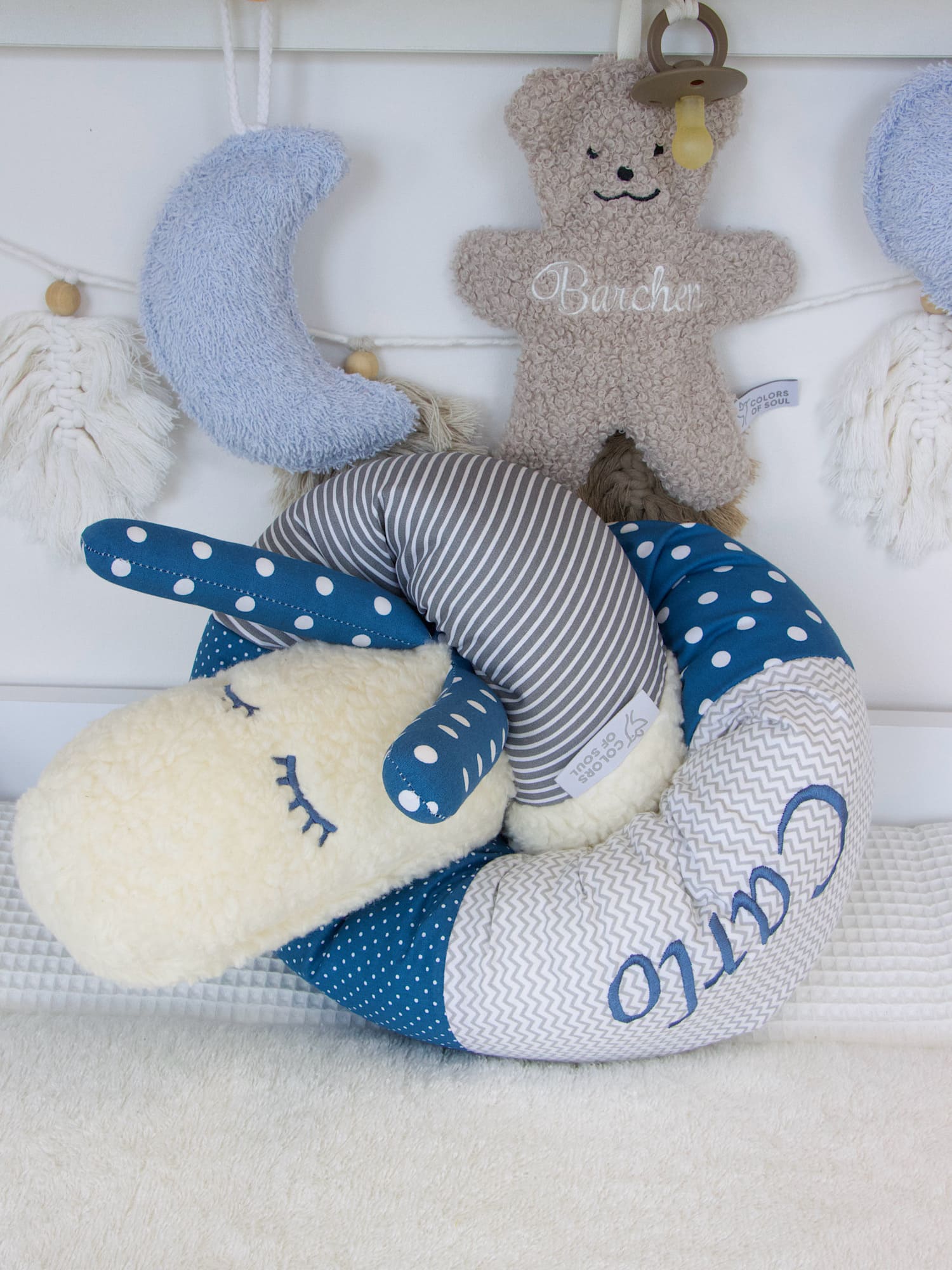Bettschnecke Blau Grau eingerollt – Baumwollstoffe mit Muster-Mix und Name Carlo