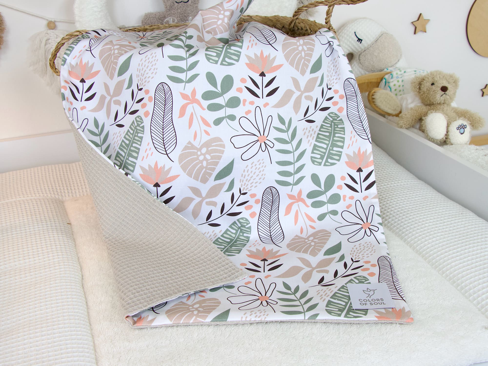 Personalisierte Babydecke - tropical Blumen pastell / Waffelpique beige