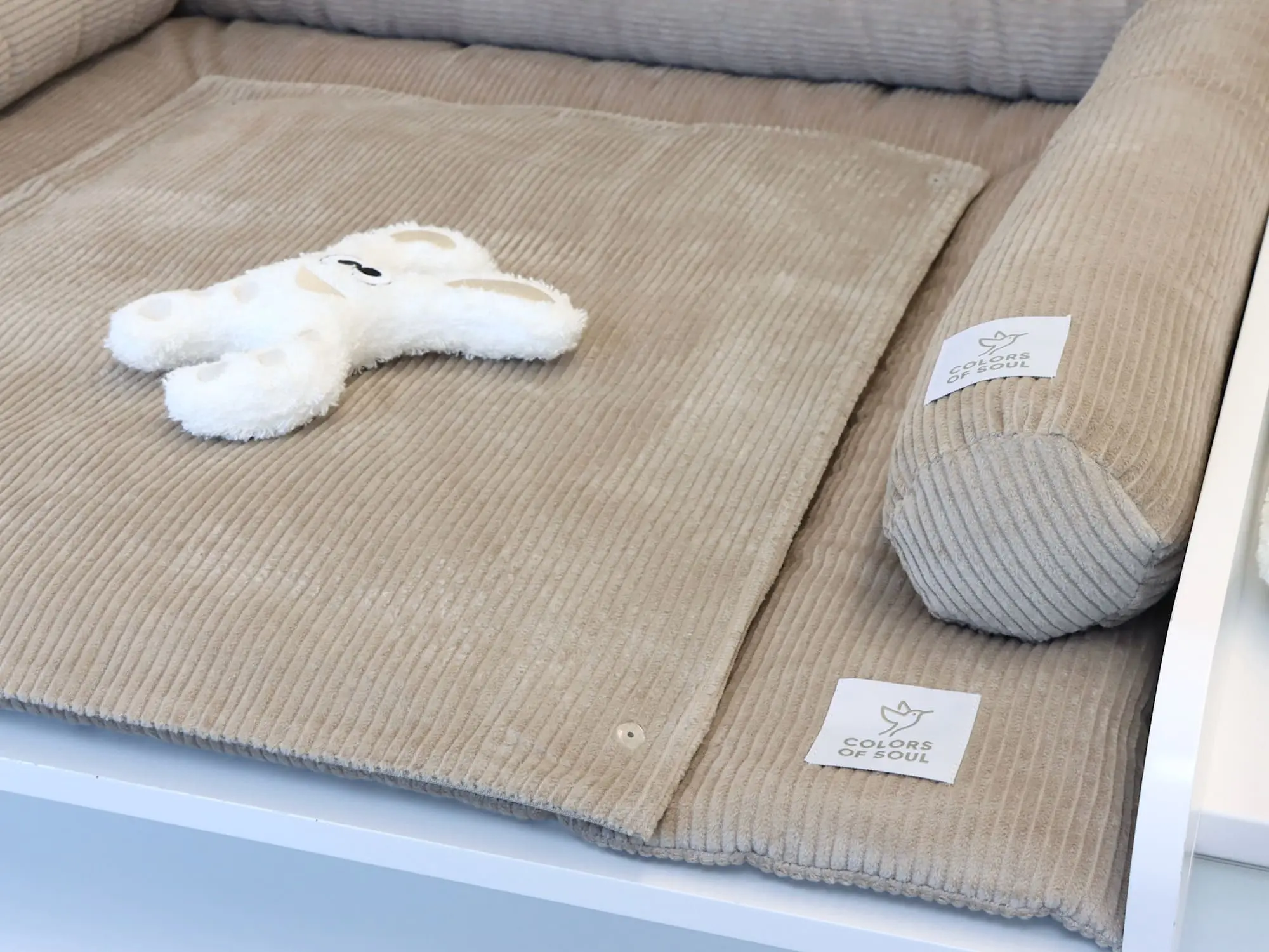 Gemütliche Wickeltischauflage aus Cord Beige handgefertigt