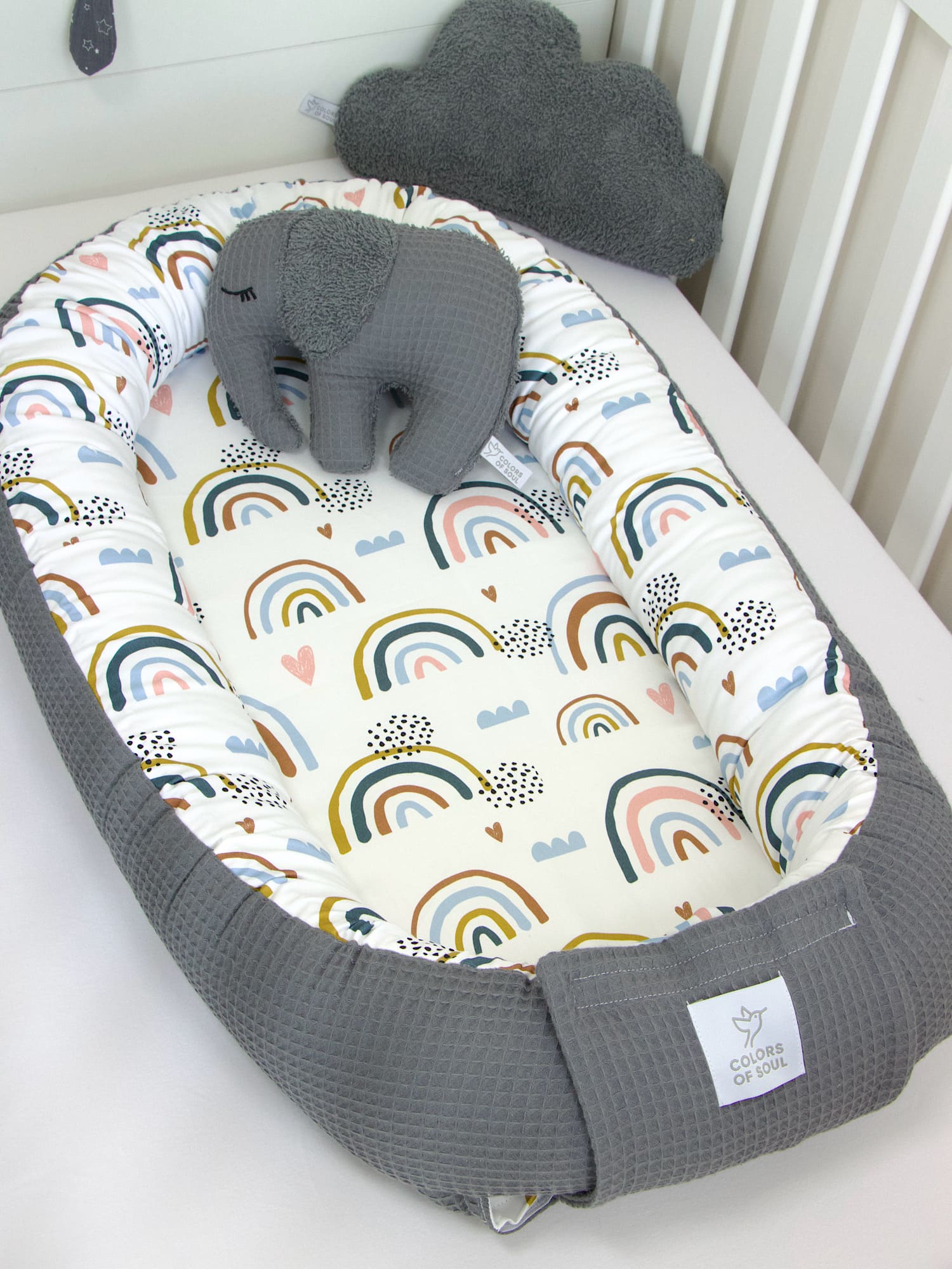 Babynestchen Regenbogen und Herzen / Waffelpique steingrau