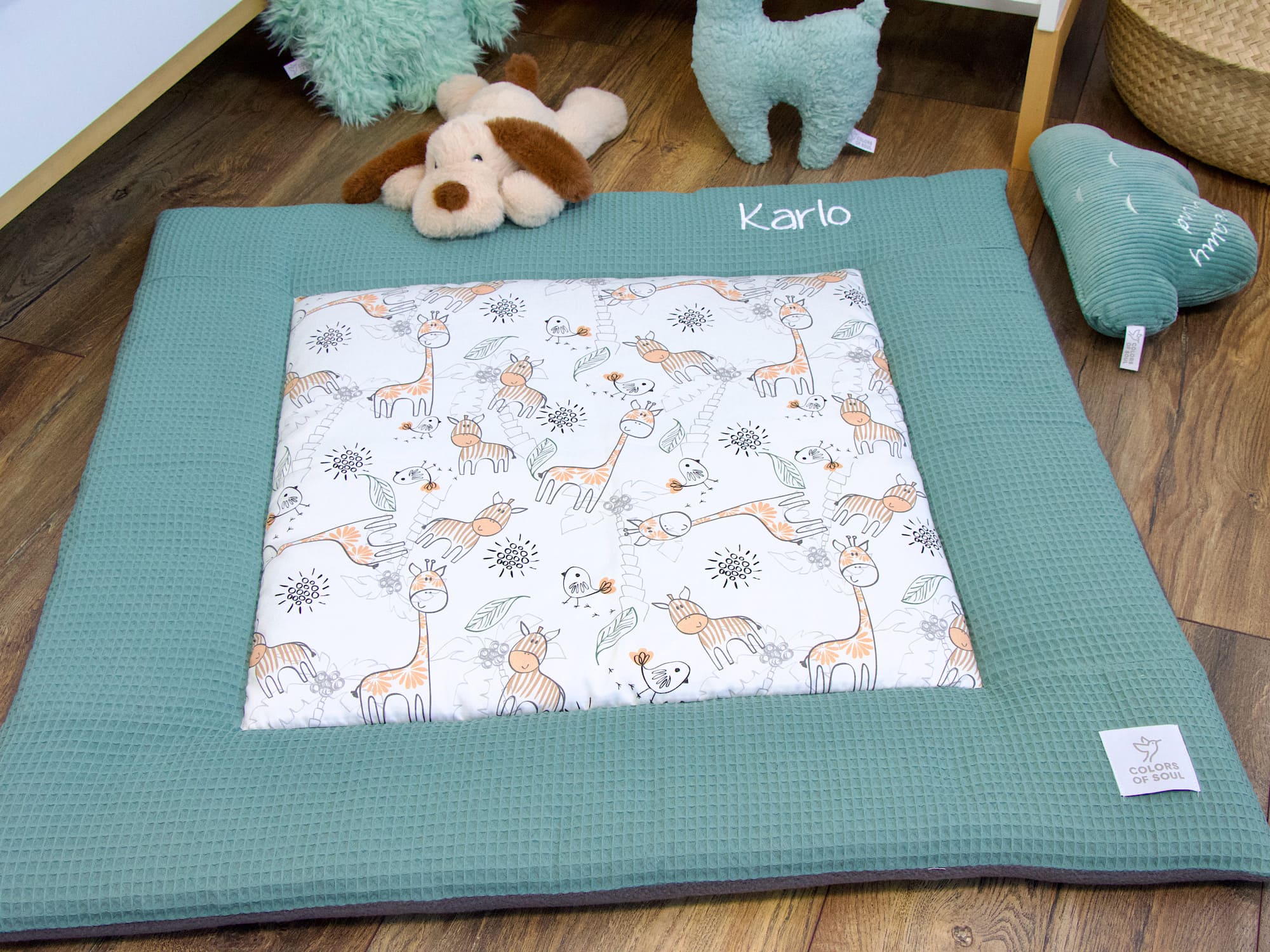 Krabbeldecke - Giraffe und Zebra / Waffelpique altgrün