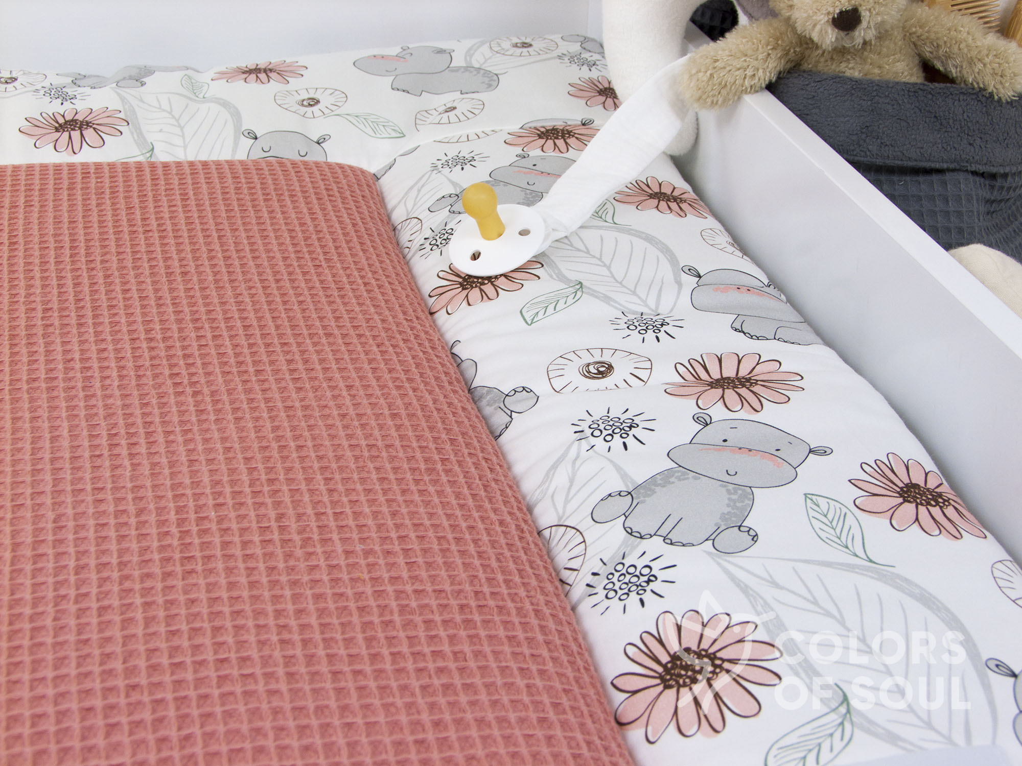 Wickelauflage - niedliche Nilpferde / Waffelpique blush