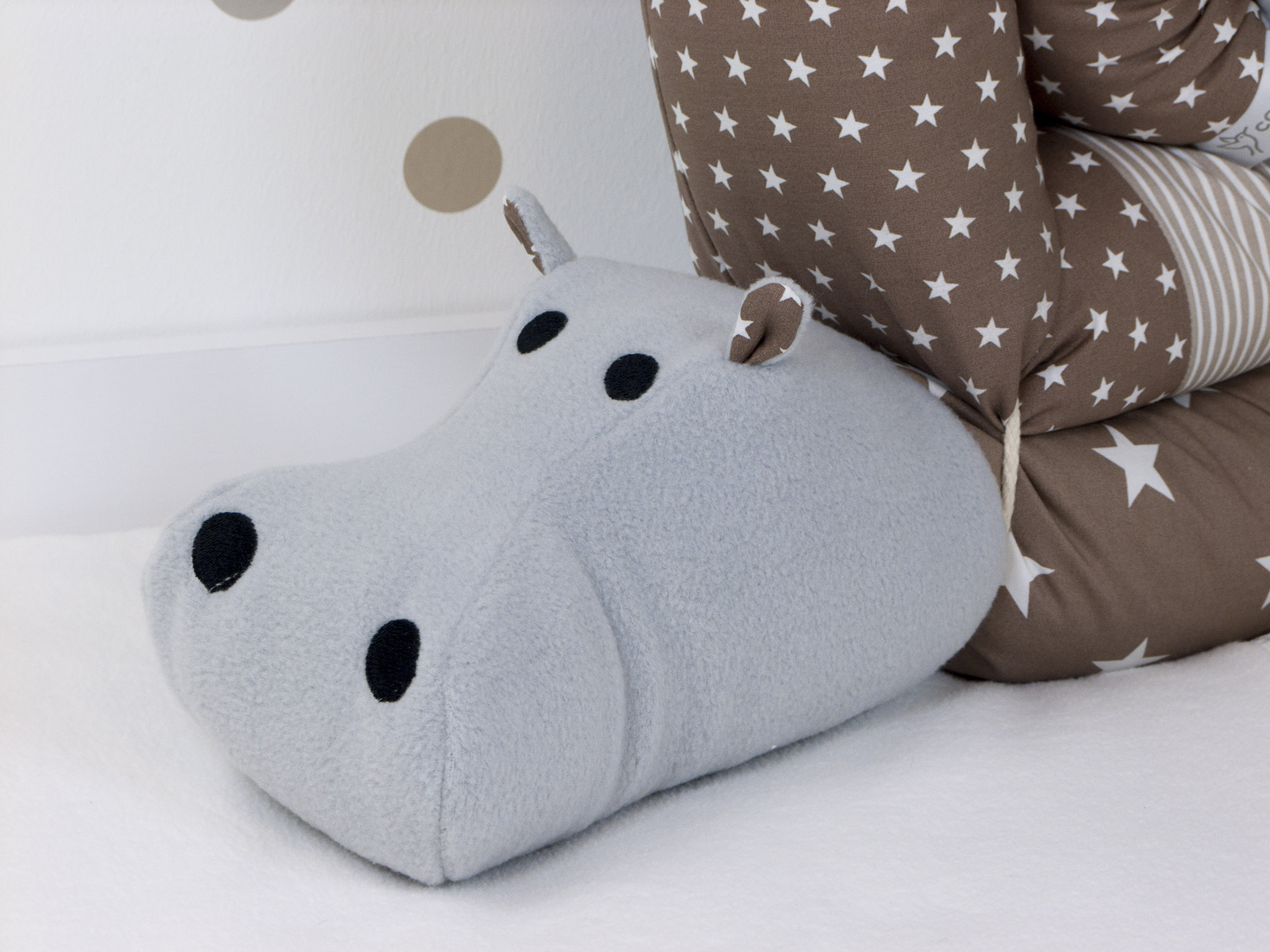 Bettschlange Nilpferd – Taupe / Sand für das Babyzimmer