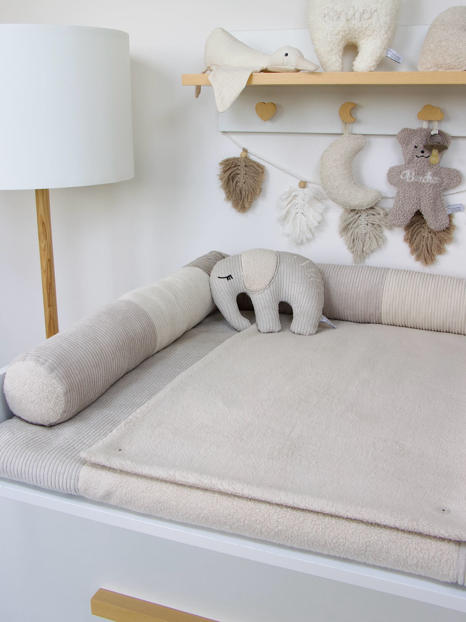 Handgefertigtes Wickelset mit Patchwork Bettschlange in Hellbeige