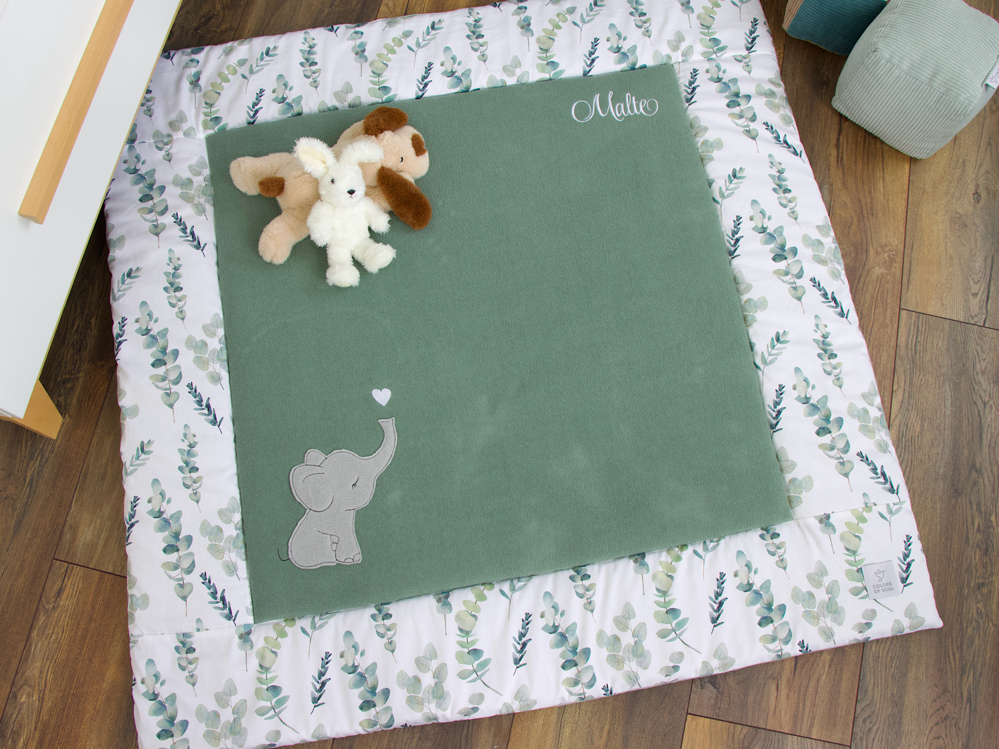Krabbeldecke - Eukalyptuszweige Aquarell / Baumwollfleece altmint