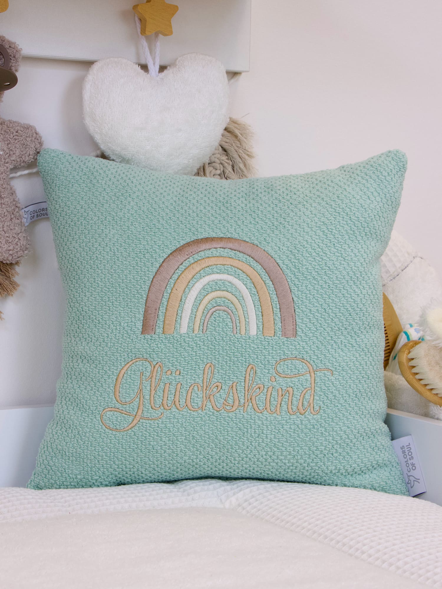 Kissen Regenbogen personalisiert mit Namen - Waffelpique BeBe hellmint