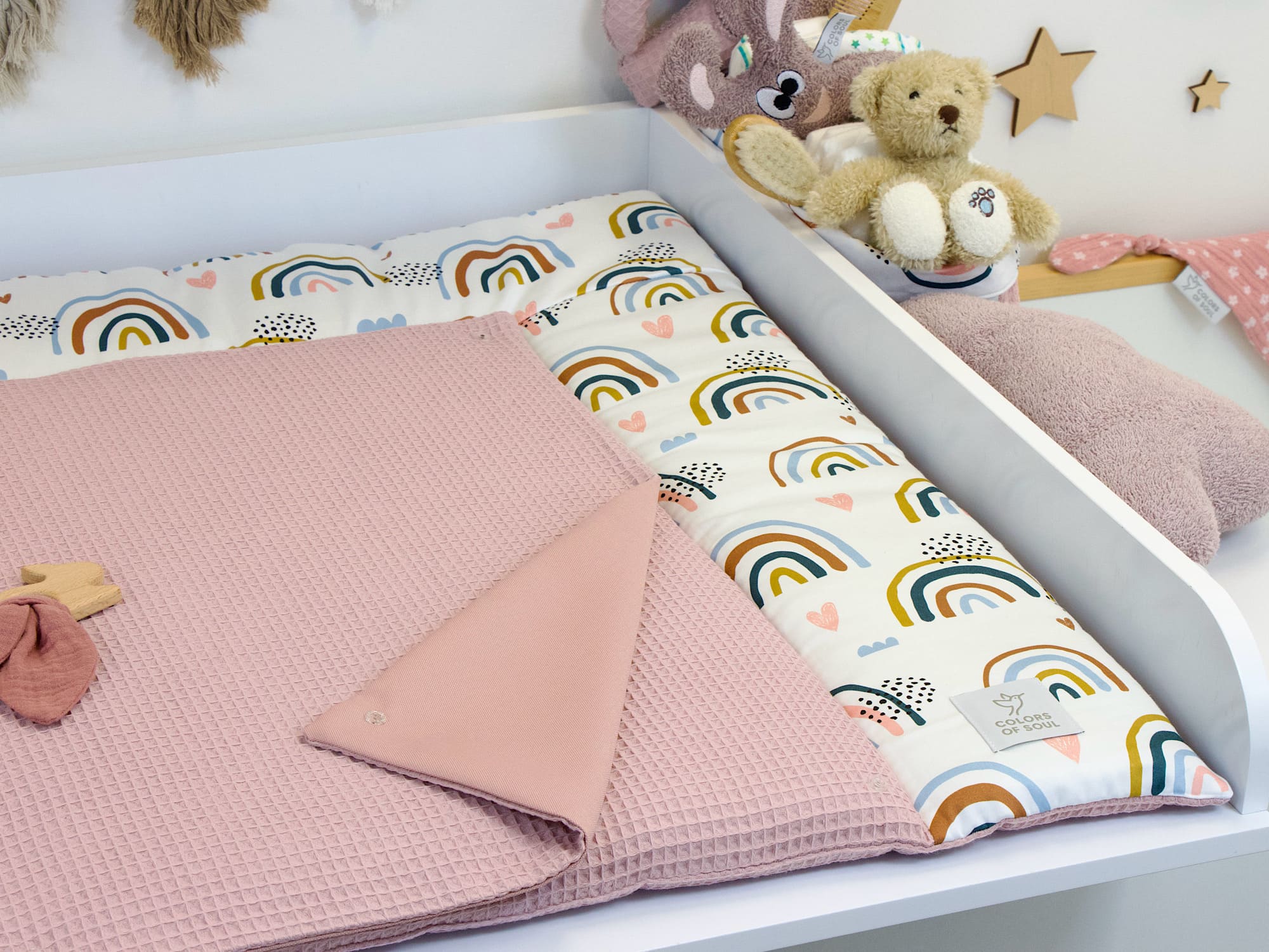 Wickelauflage Regenbogen und Herzen / Waffelpique altrosa