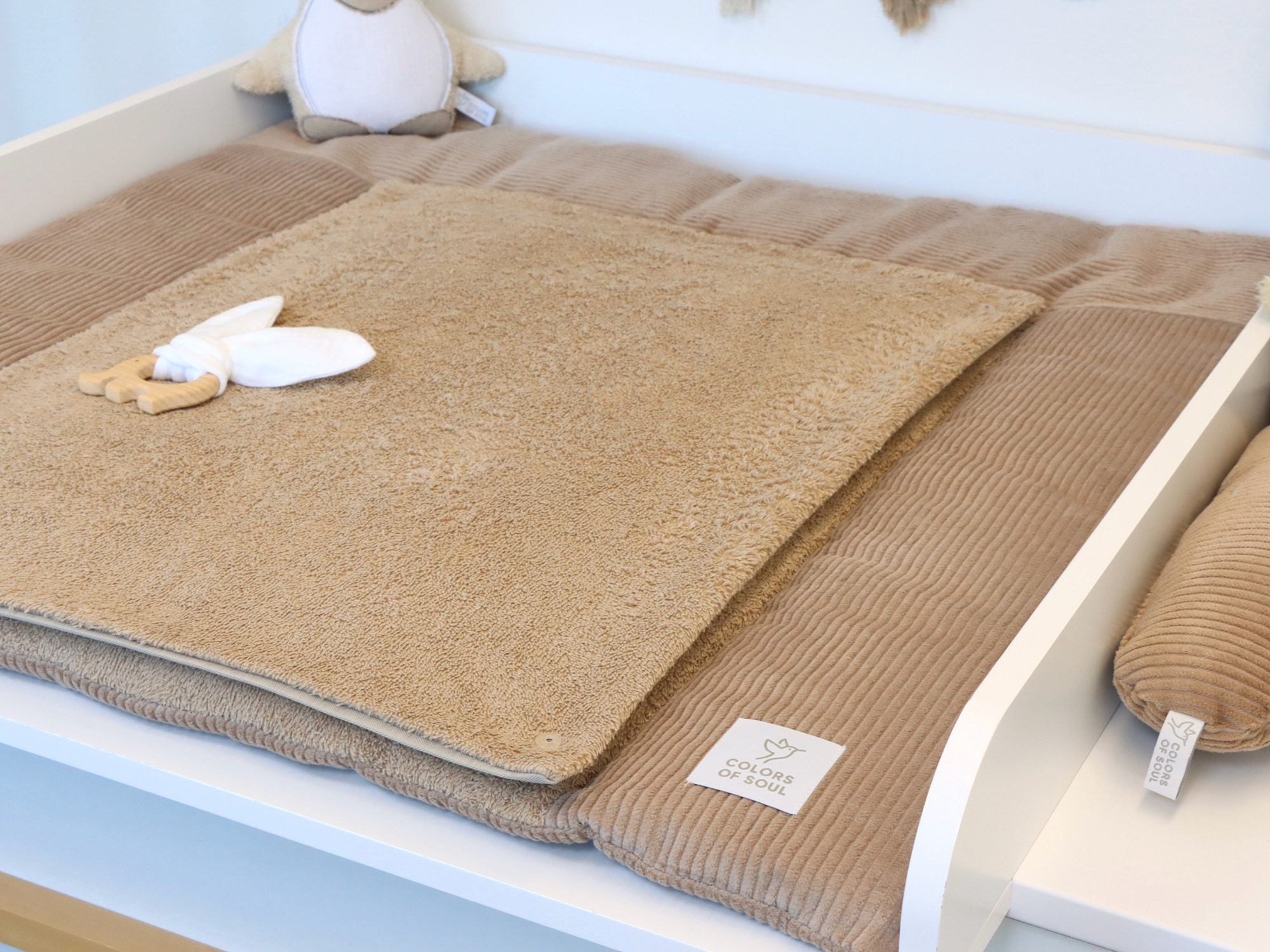 Waschbare Wickelauflage in Dunkelbeige aus Baumwollfrottee und Cord