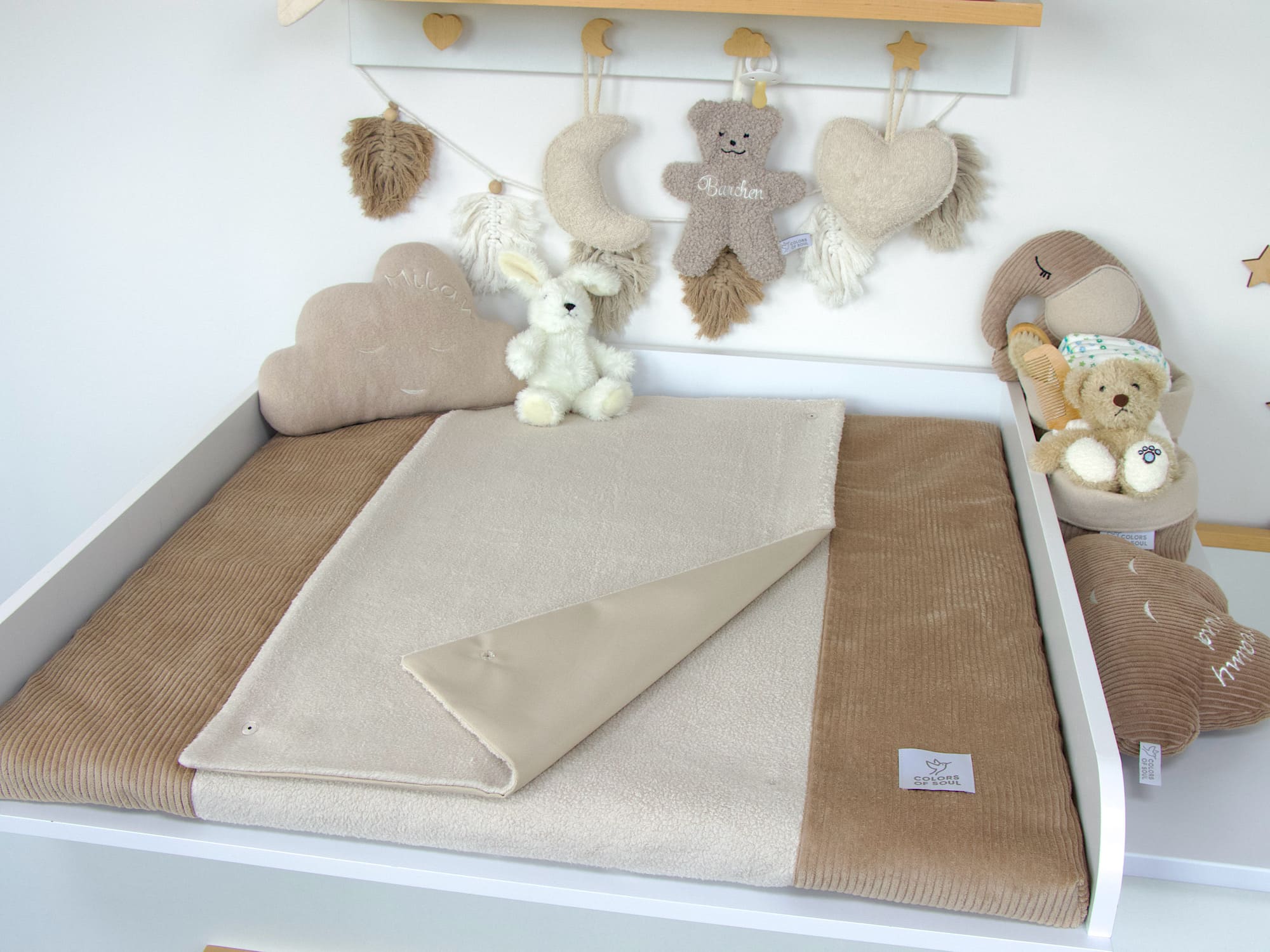 Handgemachte Wickeltischauflage Camel Beige mit abnehmbarem Bezug