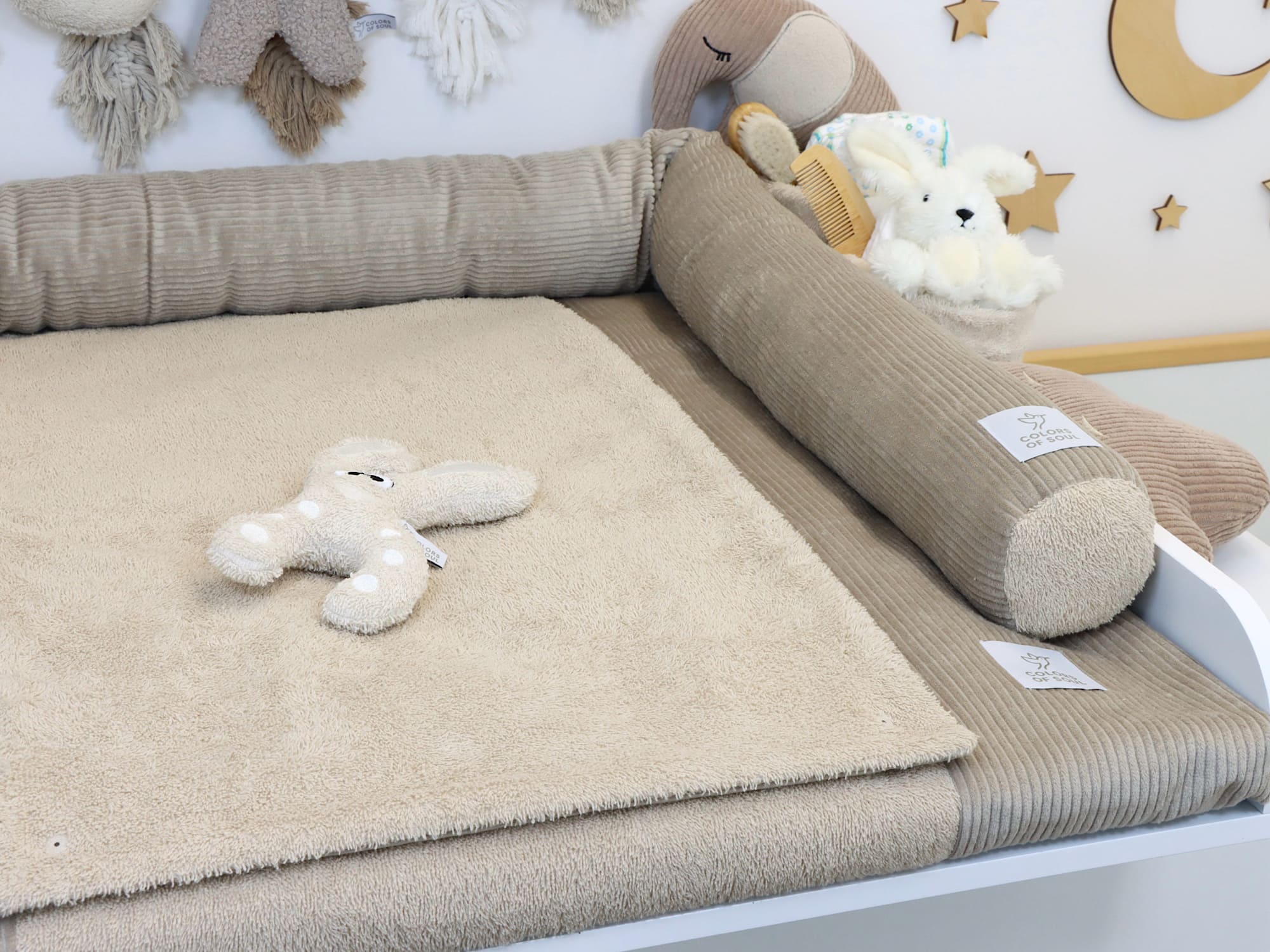Wickelauflage mit Bezug und klassischer Bettschlange aus Cord Beige und Frottee Beige