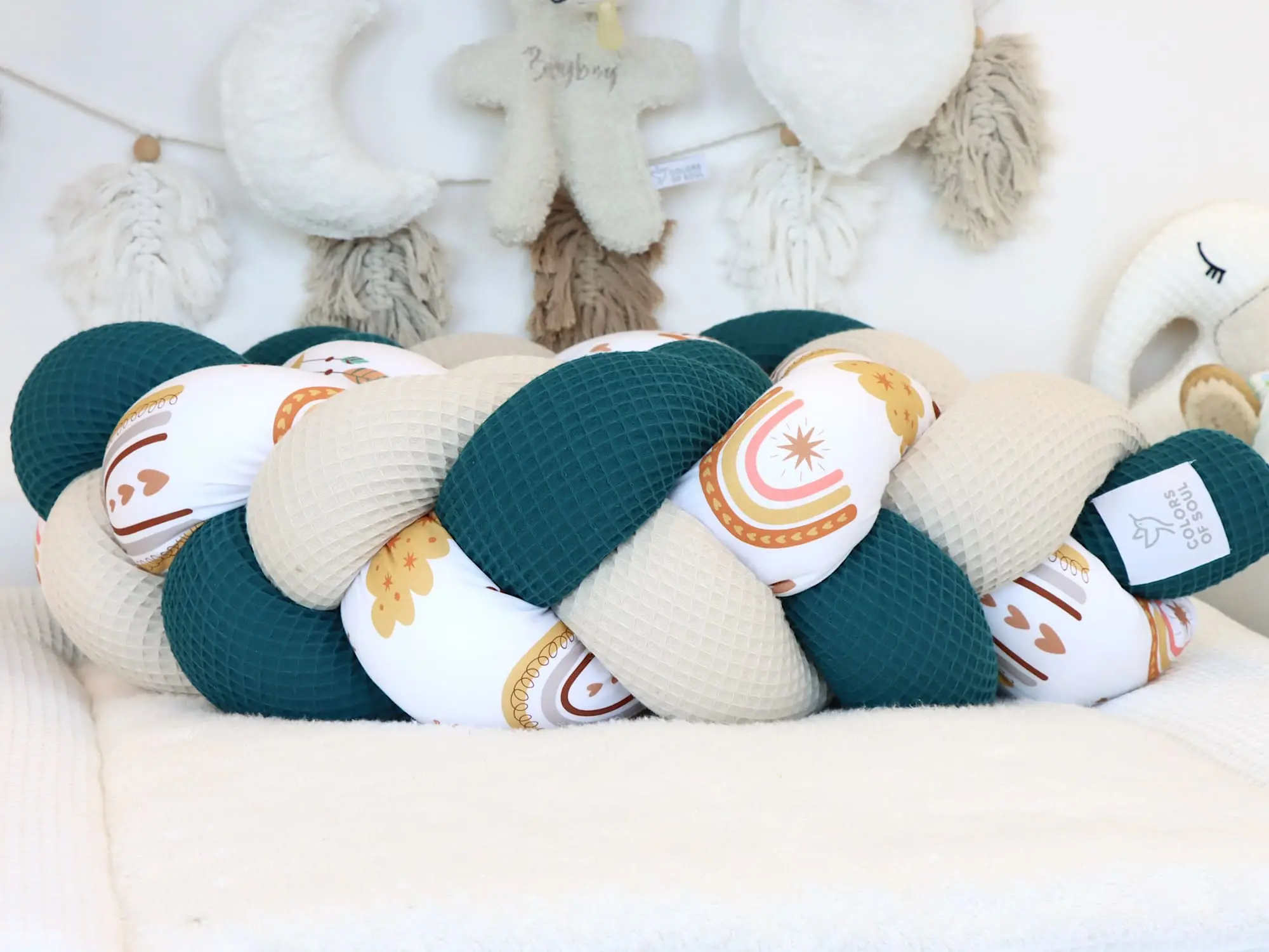 Bettschlange geflochten Baby Boho Regenbogen Petrol Natur als weicher Seitenschutz