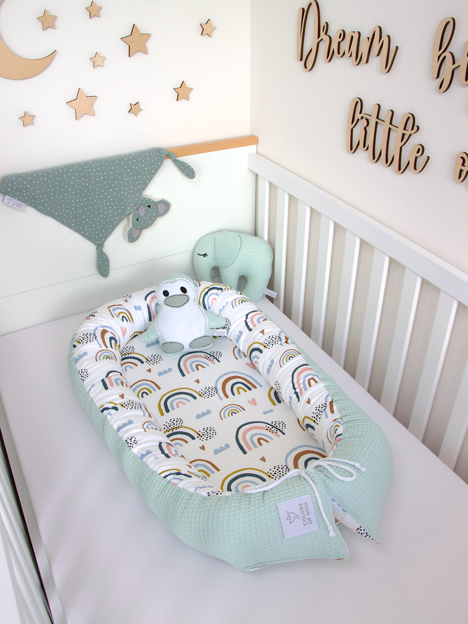 Babynest - Regenbogen und Herzen / Waffelpique pastellmint