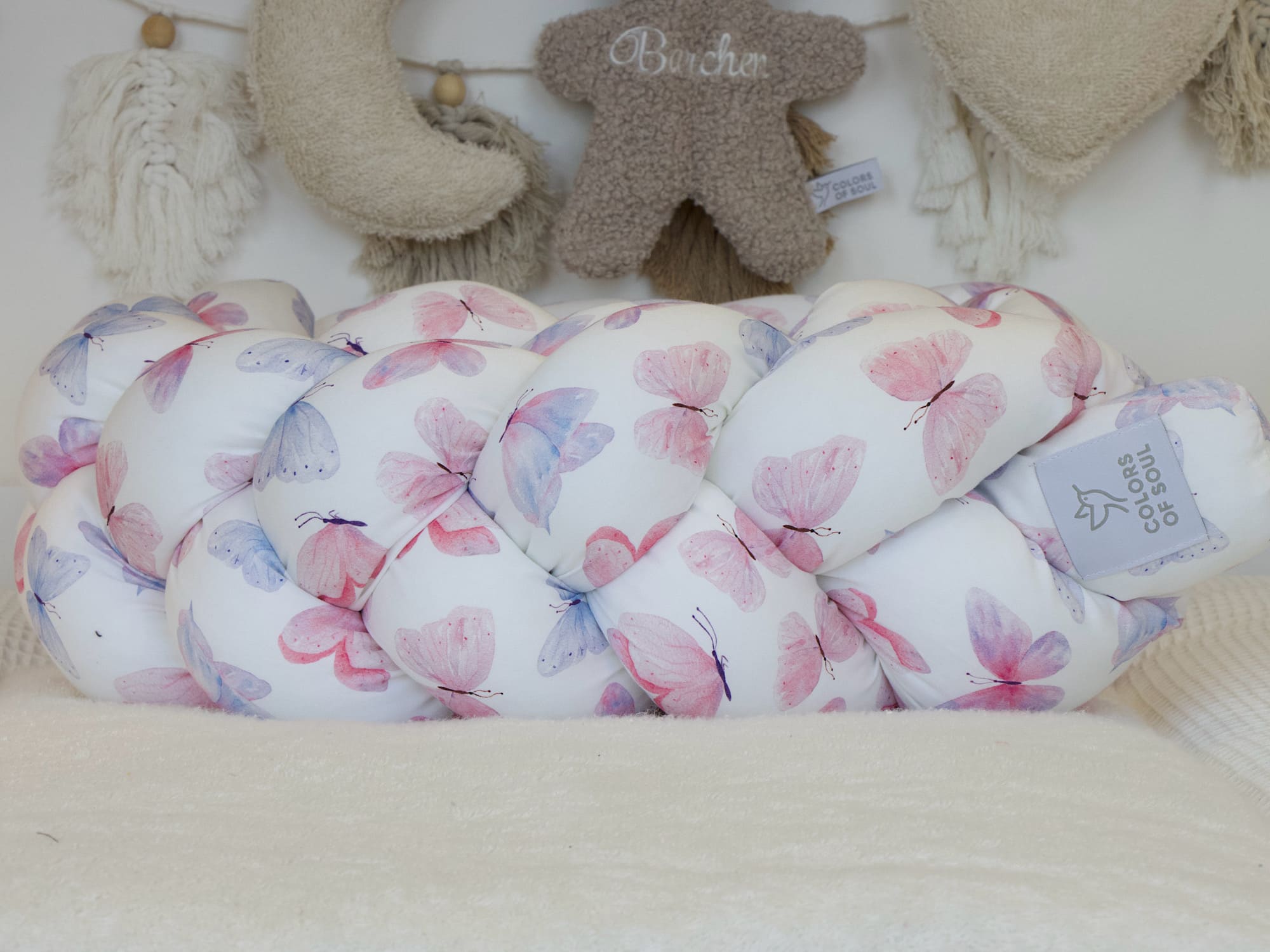 Geflochtene Bettschlange Schmetterlinge Aquarell aus Baumwollsatin – handgefertigt und weich fürs Babybett