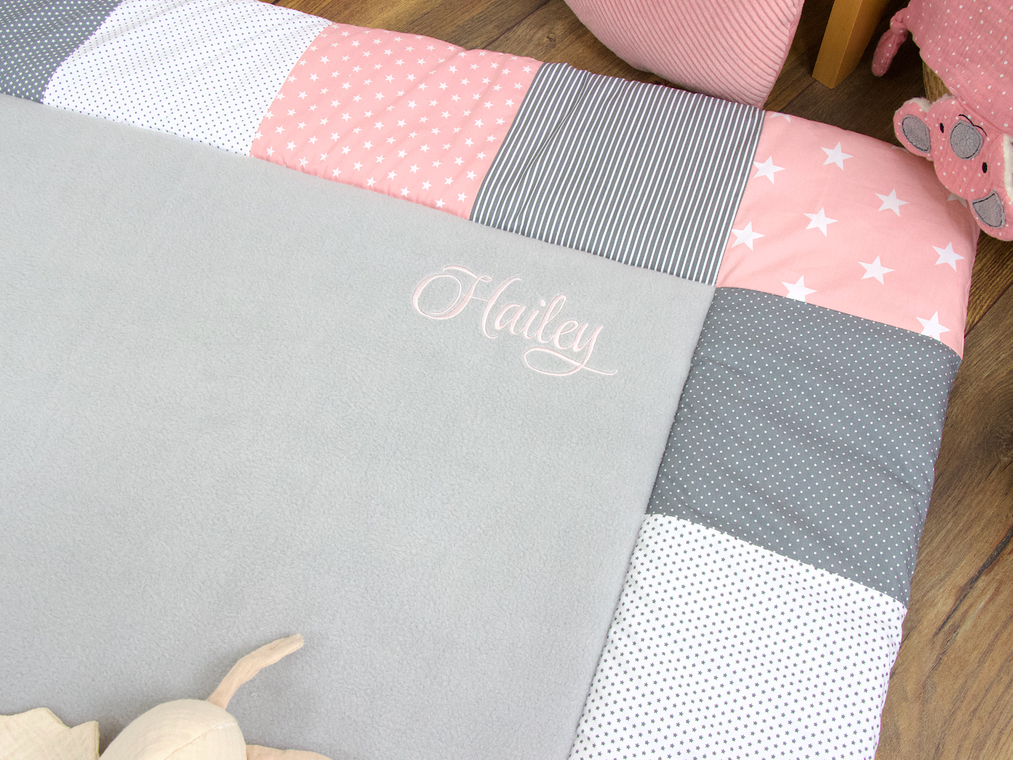 Patchwork Baby Krabbeldecke Rosa mit Herz und Namensstickerei