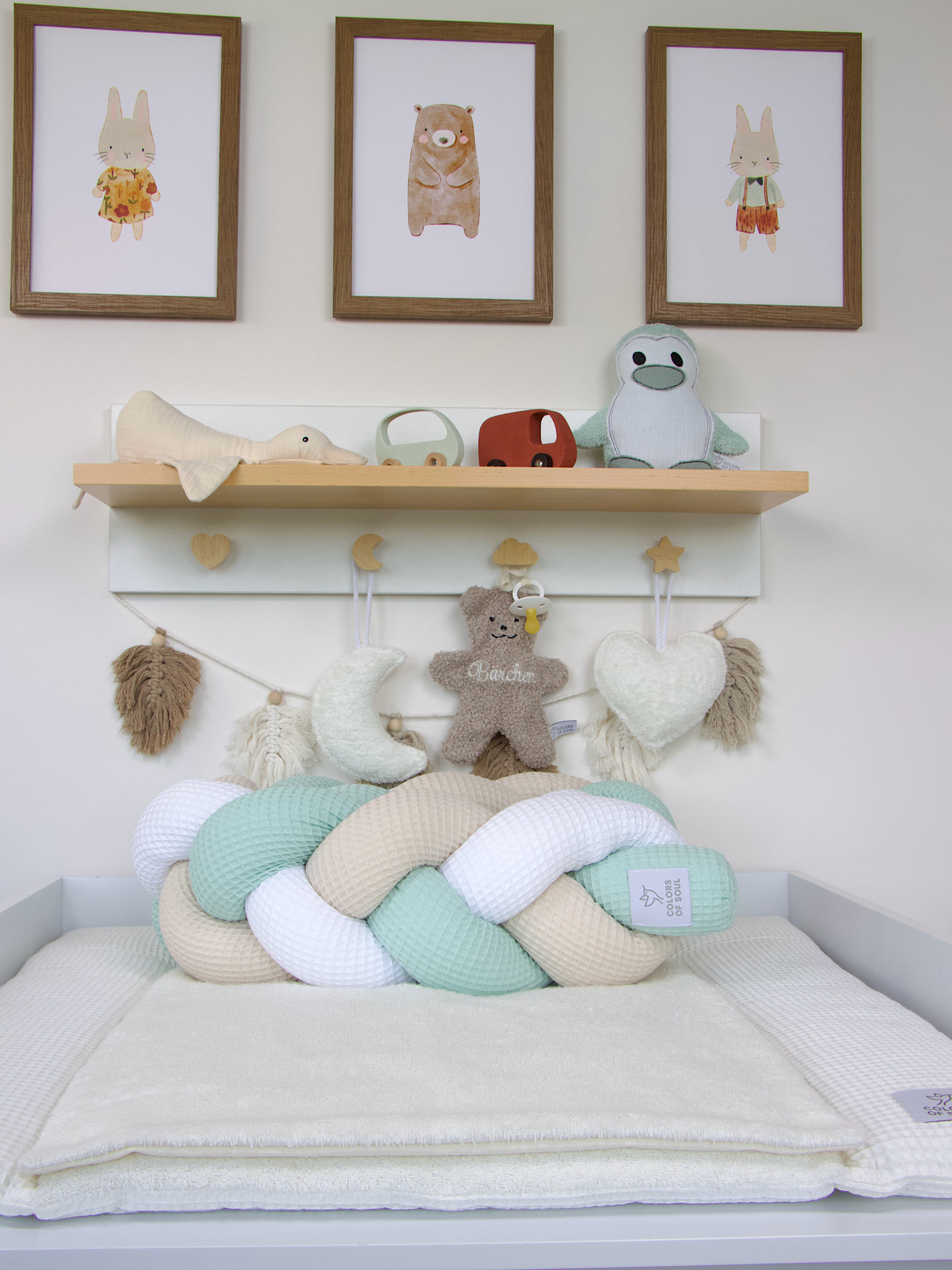 Geflochtene Bettschlange – Waffelpique weiß, pastelmint, hellbeige für das Babyzimmer