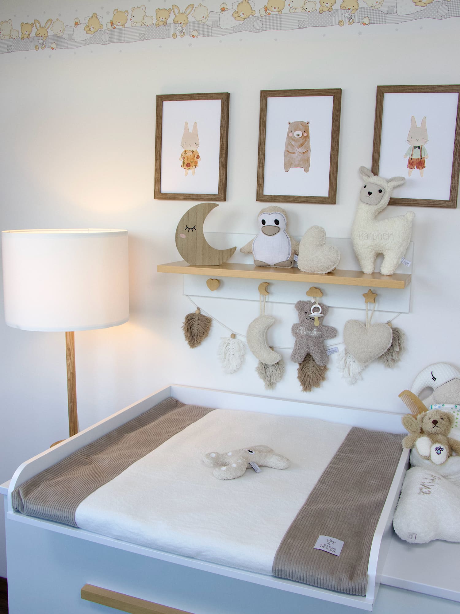 Wickelauflage mit abnehmbarem Bezug und Bettschlange für Boho Babyzimmer