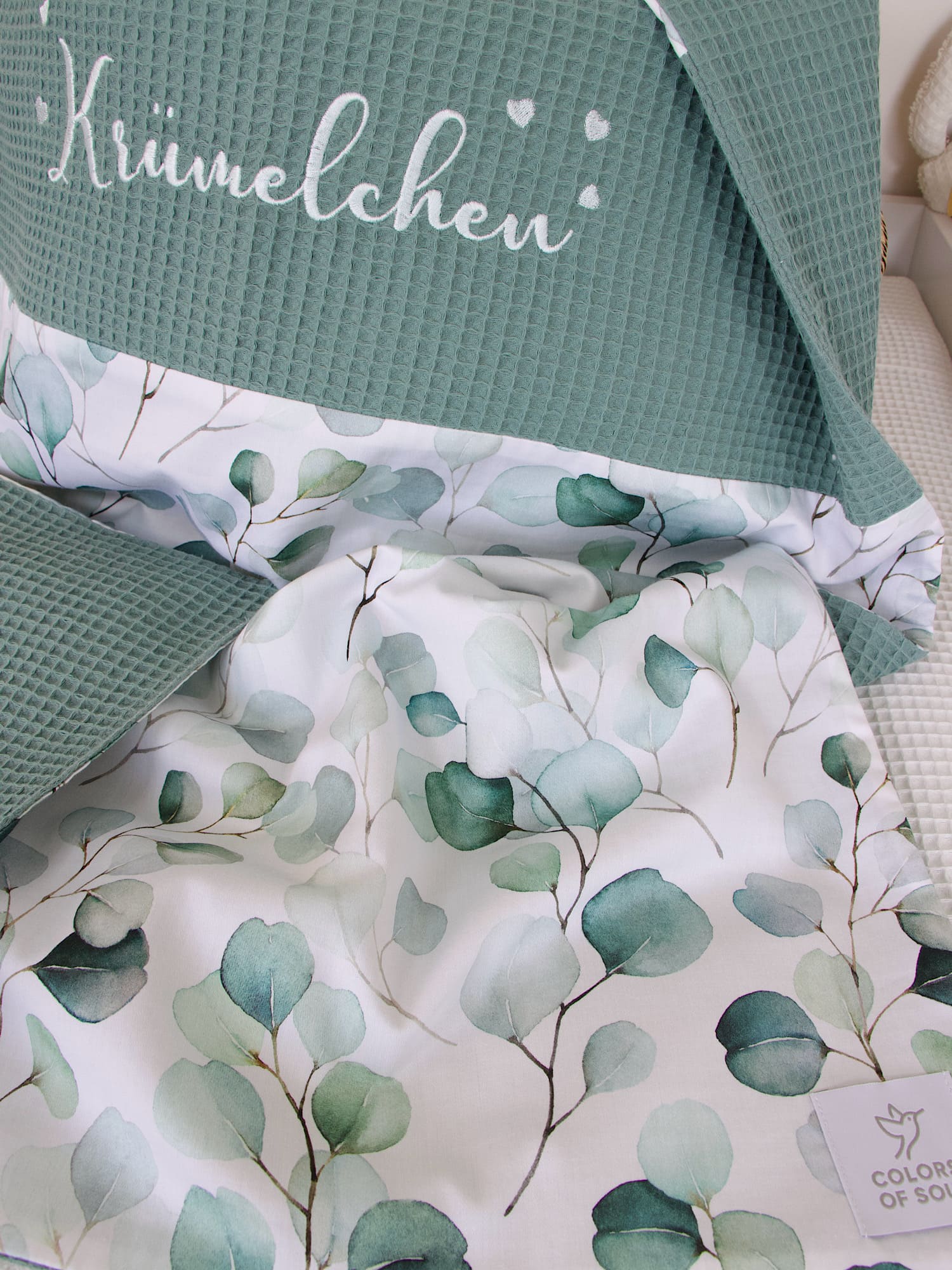 Babydecke personalisiert - Silberdollar-Eukalyptus / Waffelpique altgrün