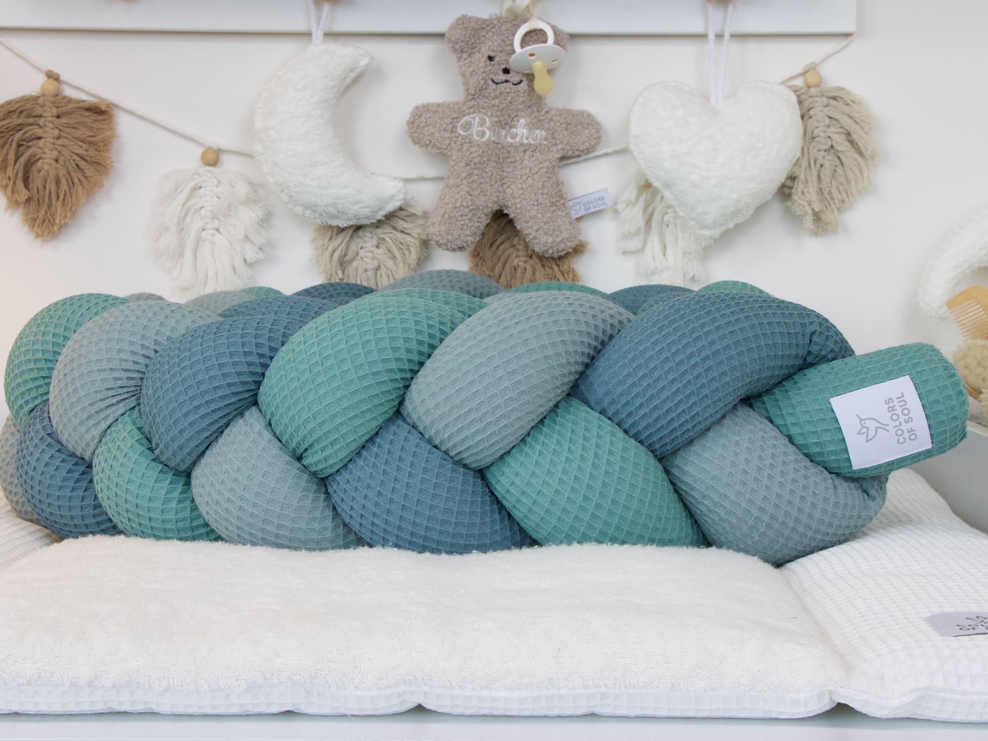 Geflochtene Bettschlange: Waffelpique altgrün, stahlblau, dusty altmint