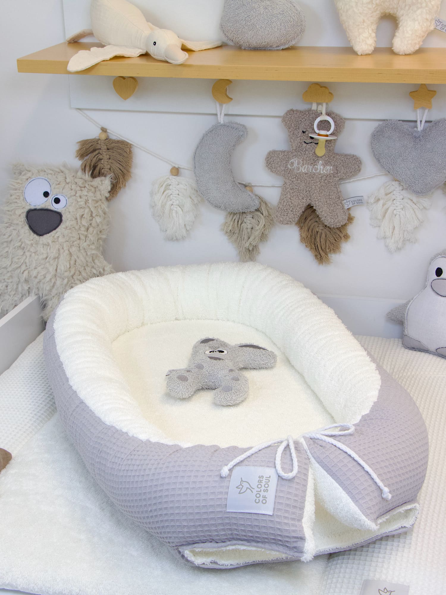 Babynest Hellgrau Creme mit Frottee-Innenfläche – perfekter Ort zum Schlafen und Kuscheln für dein Baby