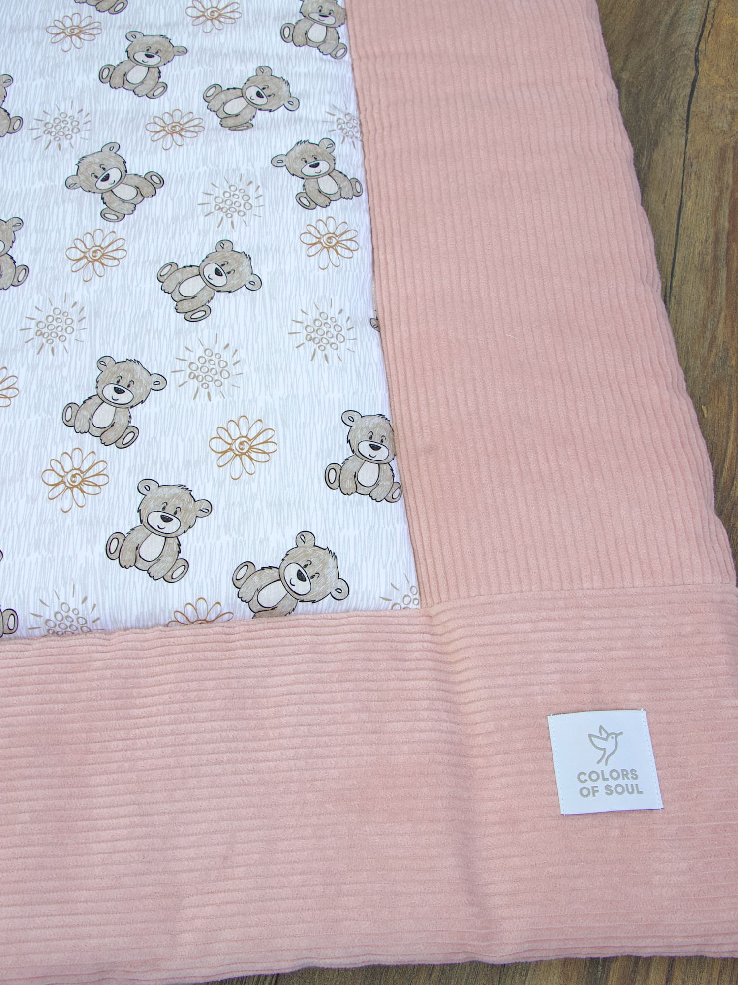 Personalisierte Krabbeldecke mit Namen und Datum - Cord altrosa / niedliche Bärchen