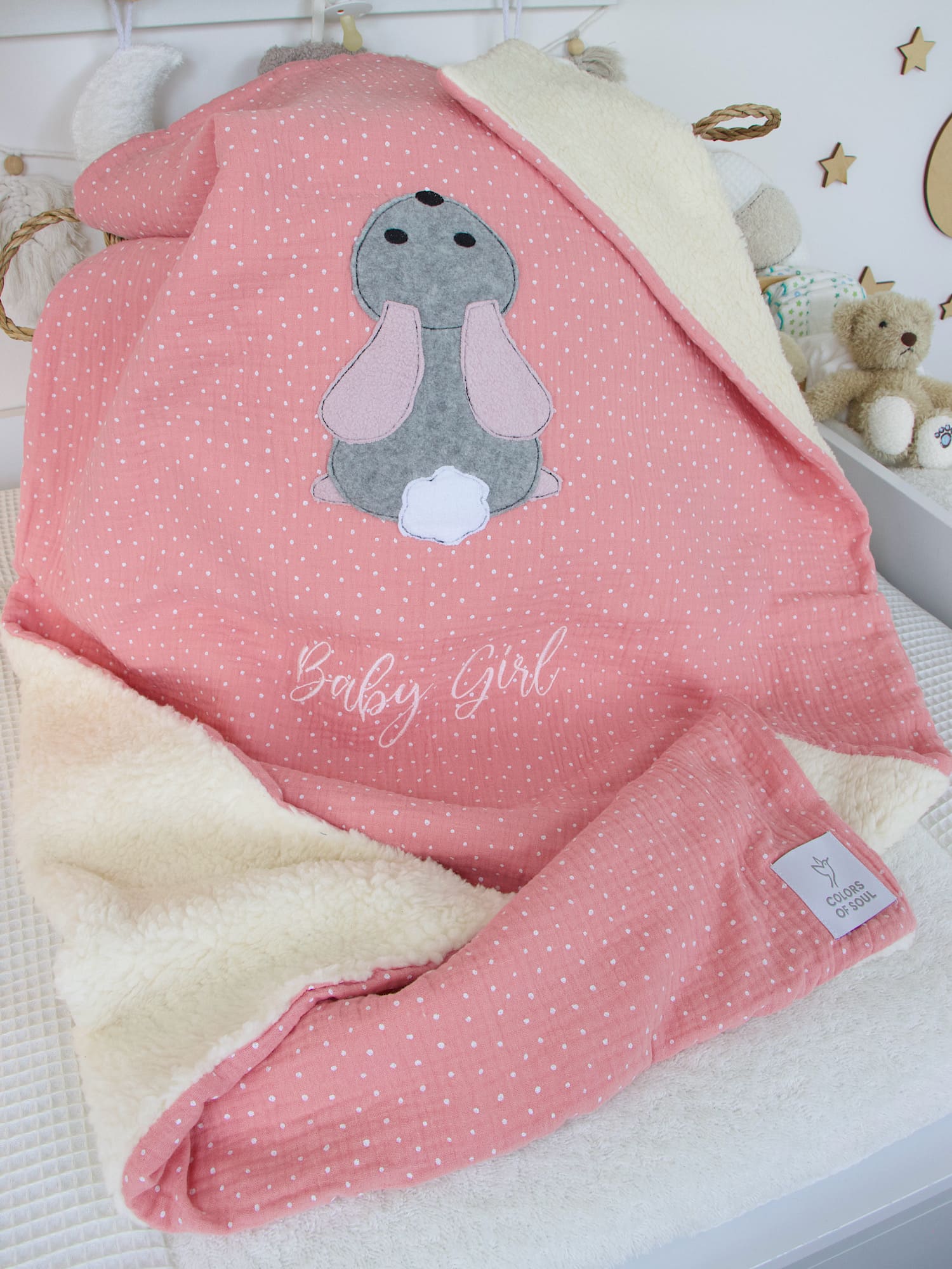 Personalisierte Kuscheldecke Hase - Musselin mit weißen Punkten rosa / Teddyplüsch creme