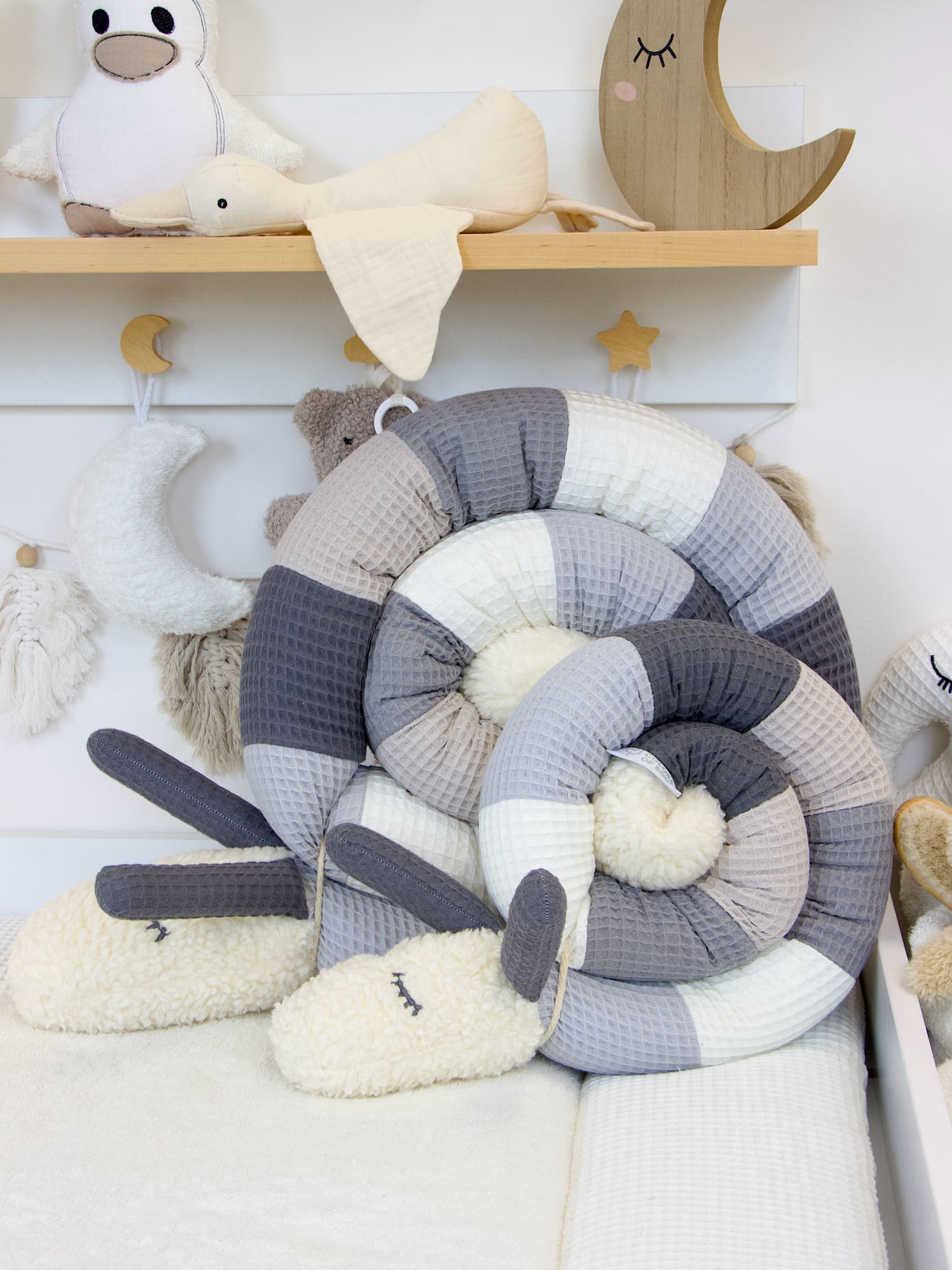Puckschnecke personalisiert: Waffelpique hellgrau, creme, grau, beige, steingrau