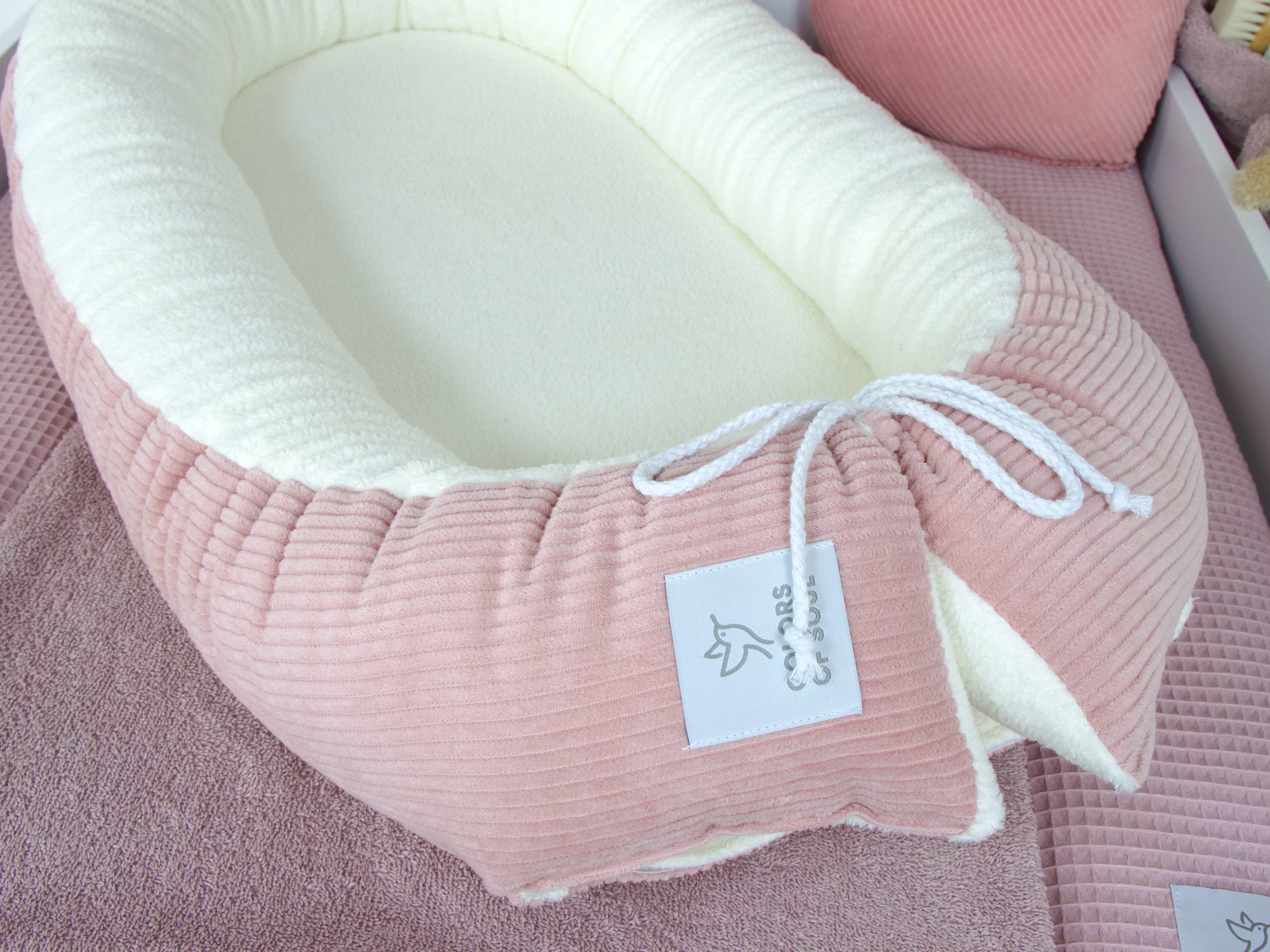Babynestchen - Kordstoff altrosa / Baumwollfleece creme