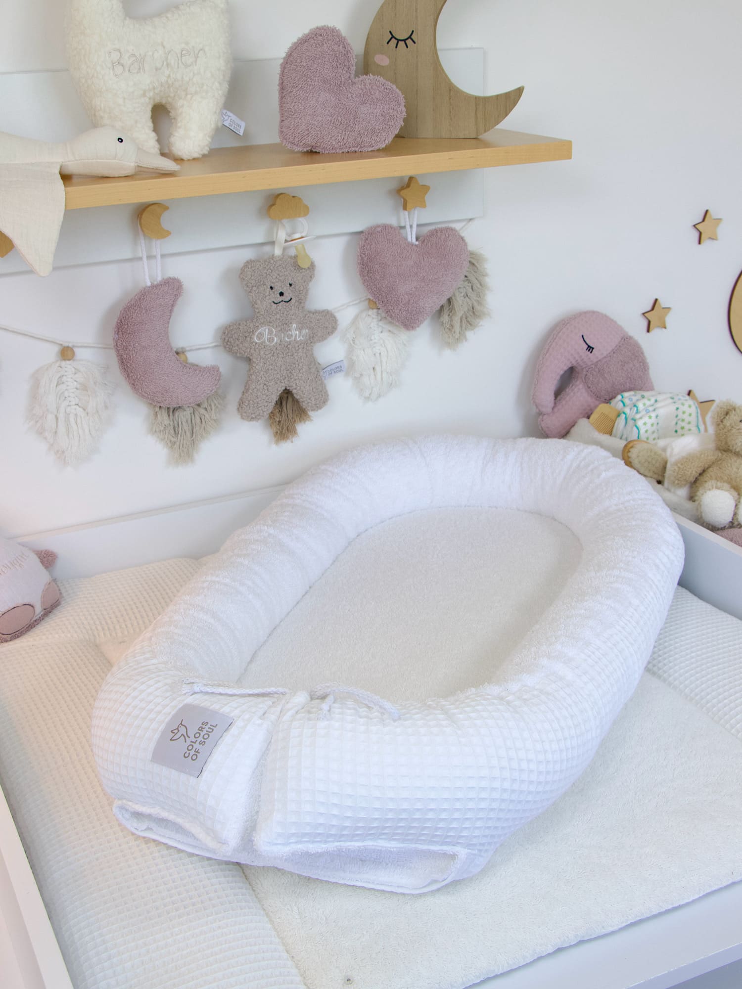 Luxuriöses Babynest in Weiß – handmade Qualität mit Liebe zum Detail gefertigt