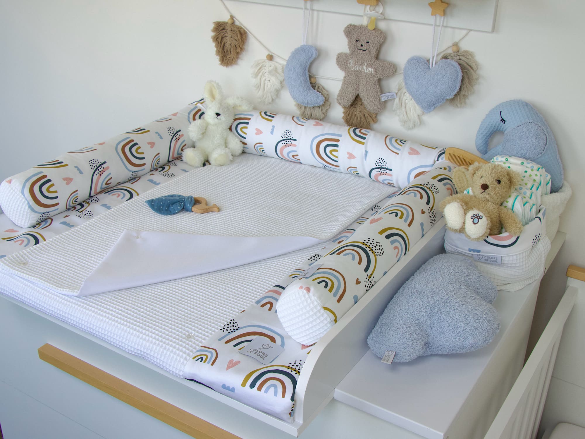 2-er SET - Wickelauflage mit Inlett, Bettschlange - Regenbogen und Herzen / Waffelpique weiß
