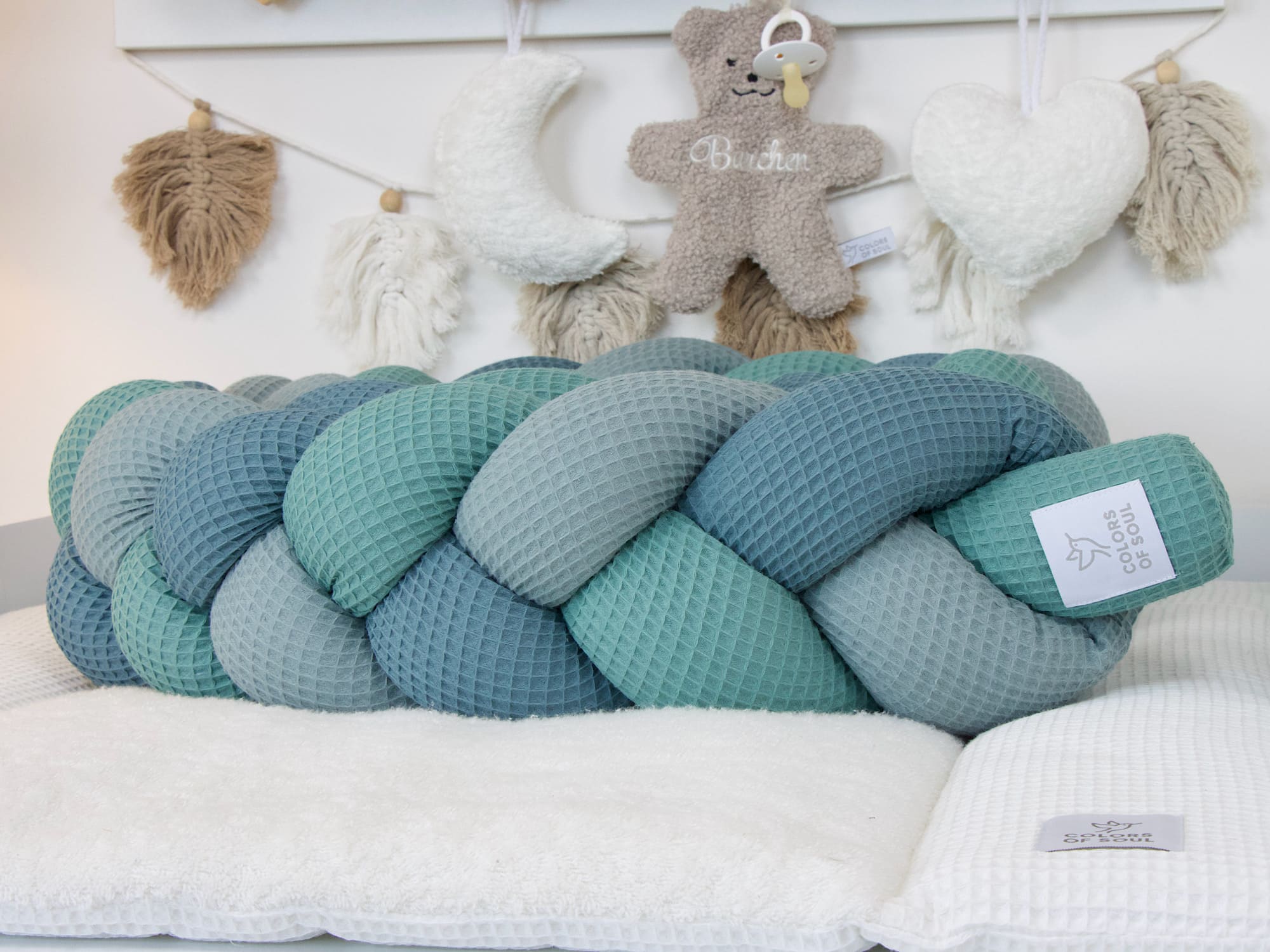 Geflochtene Bettschlange: Waffelpique altgrün, stahlblau, dusty altmint