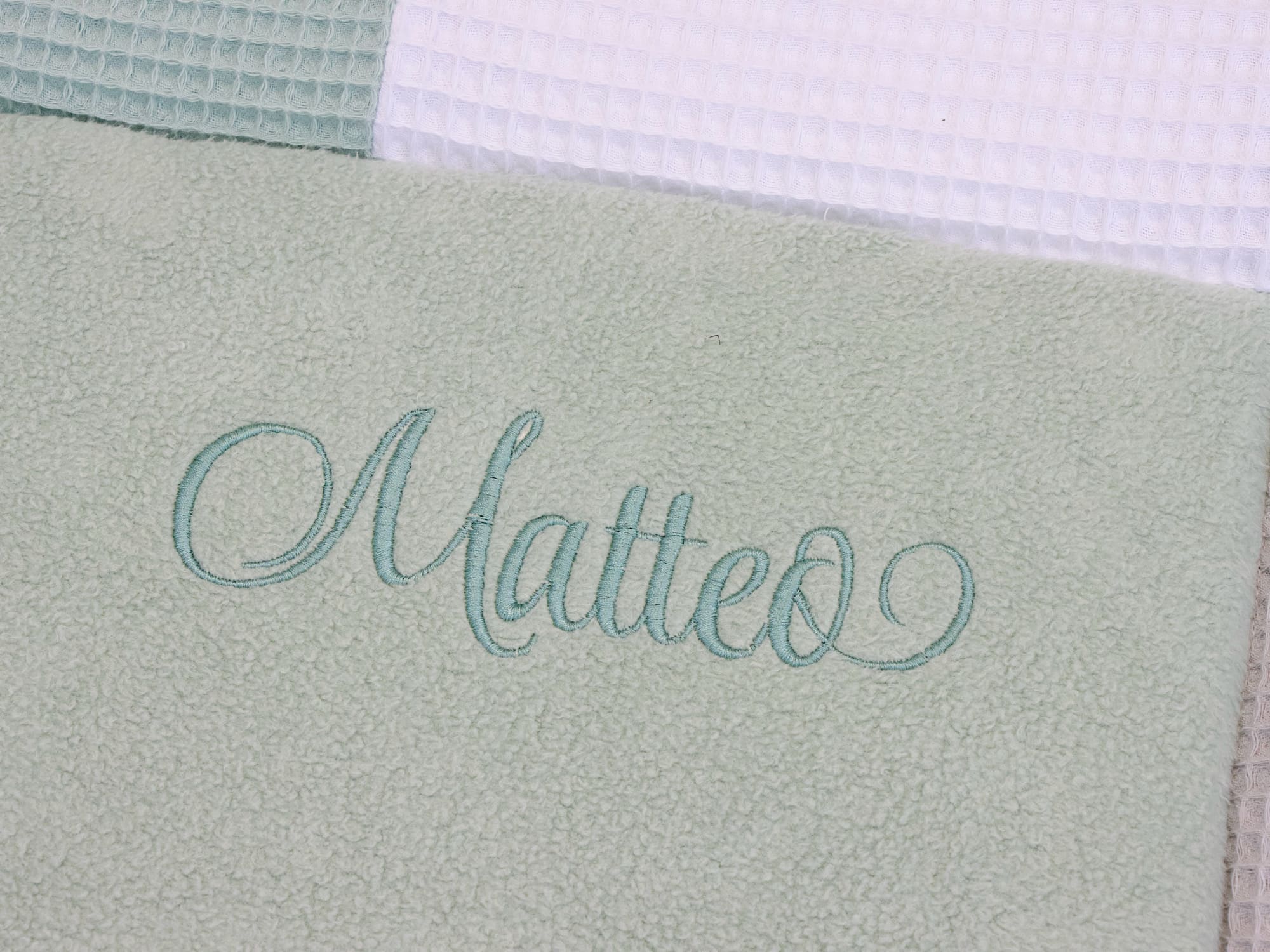 Bestickte Baby Krabbeldecke mit Elefant als personalisiertes Geschenk