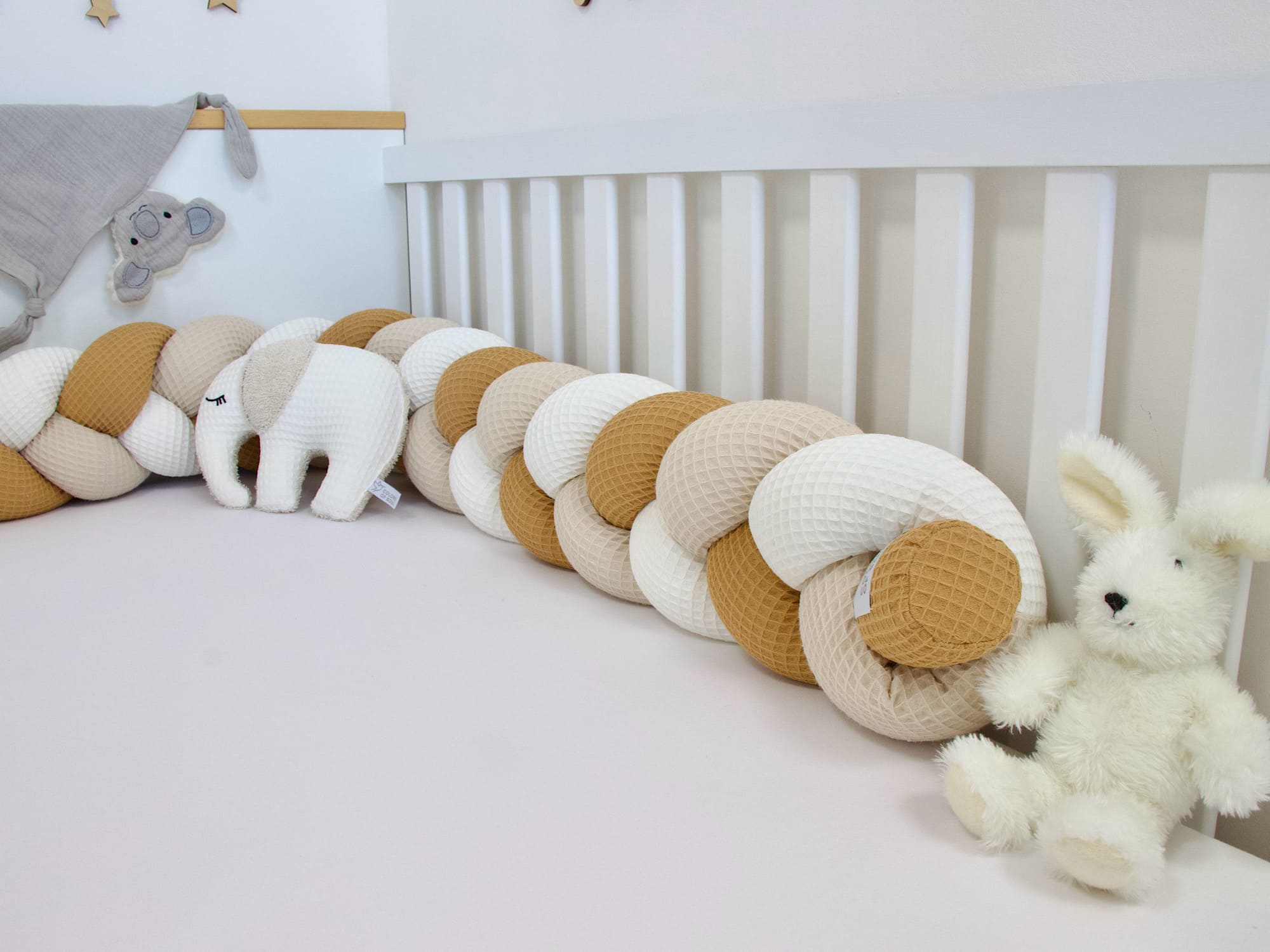 Geflochtene Bettschlange: Waffelpique creme, light sand, karamell