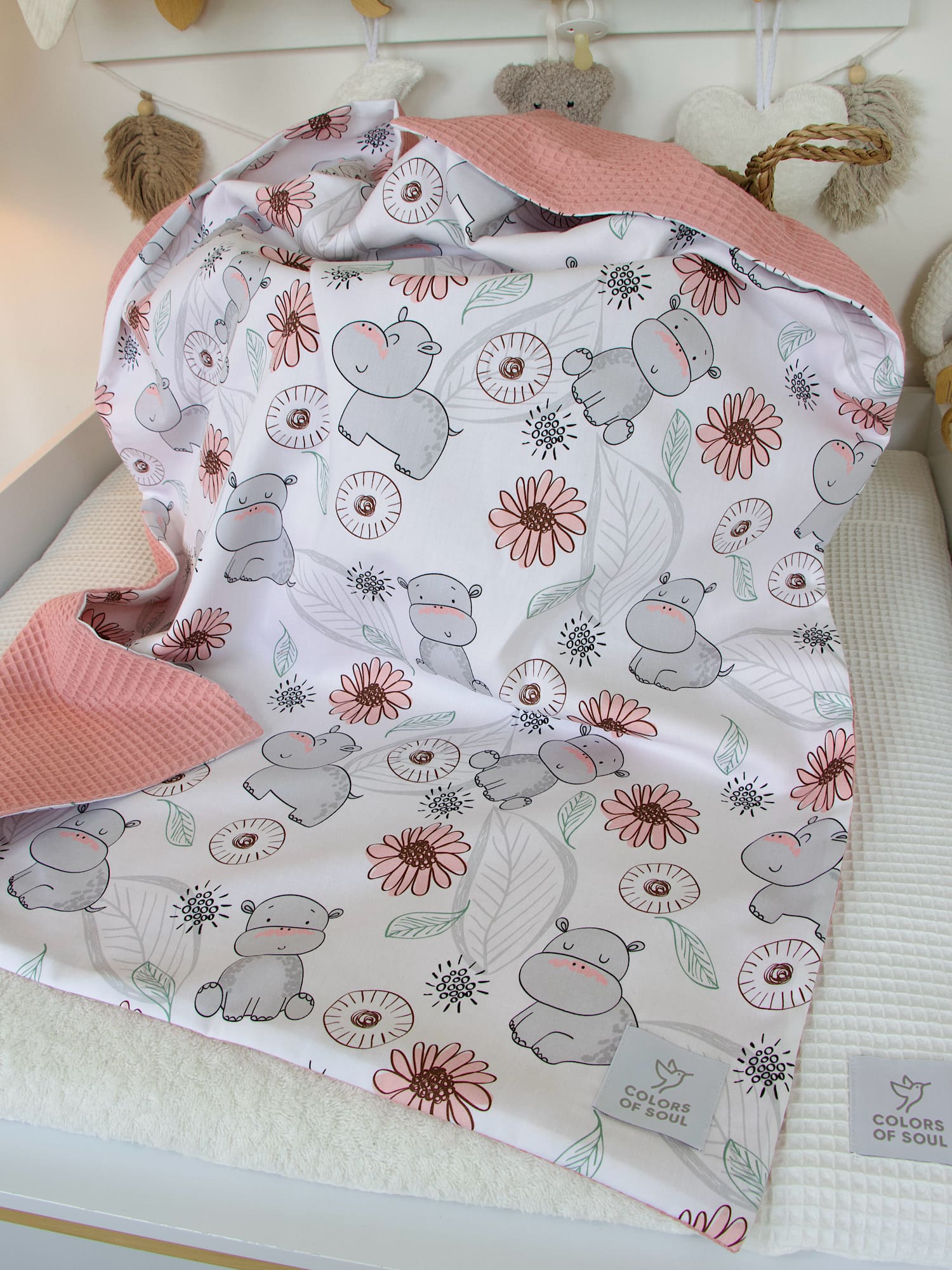 Personalisierte Babydecke - niedliche Nilpferde / Waffelpique blush