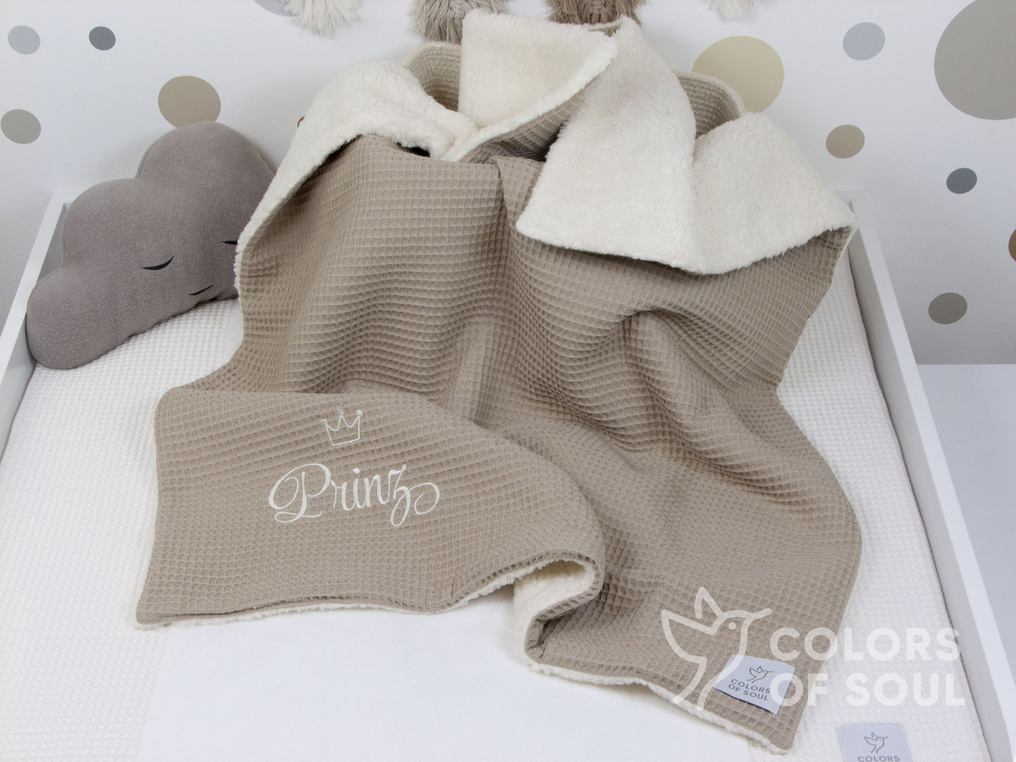 Kuscheldecke mit Namen - Waffelpique dunkelbeige / Teddyplüsch creme