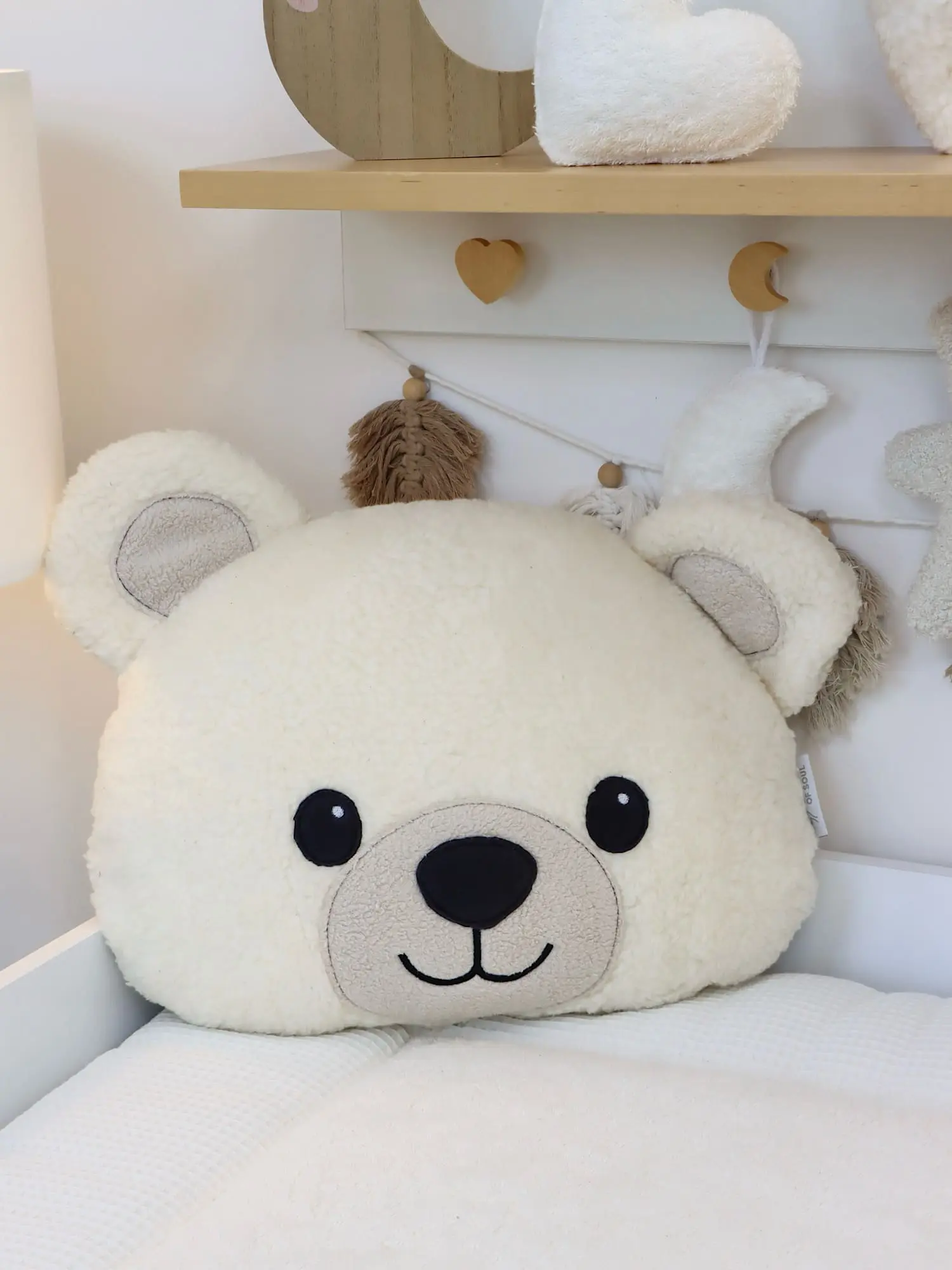 Personalisiertes Kuschelkissen Bärenkopf in Creme