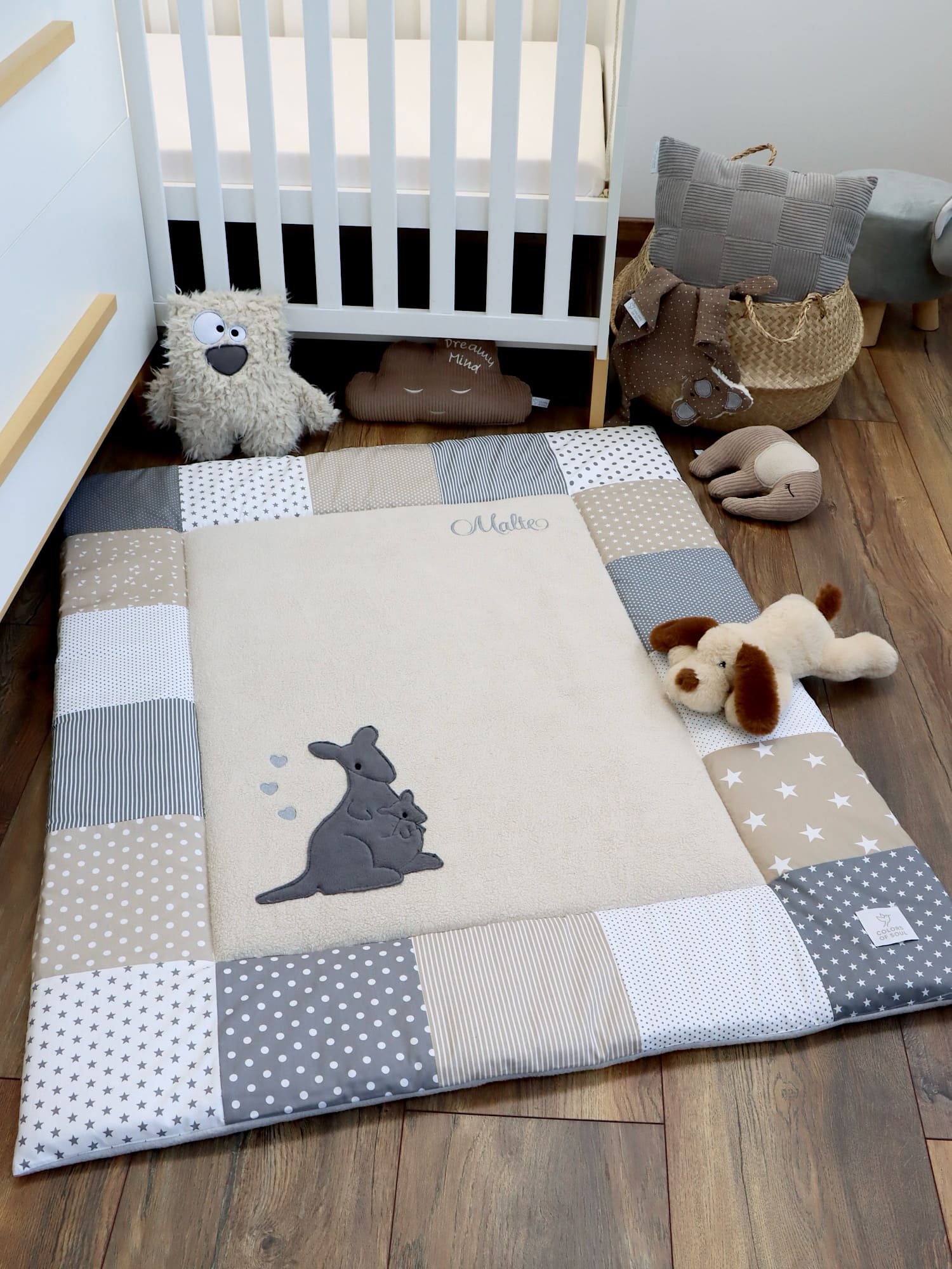 patchwork krabbeldecke baby beige grau weiß känguru