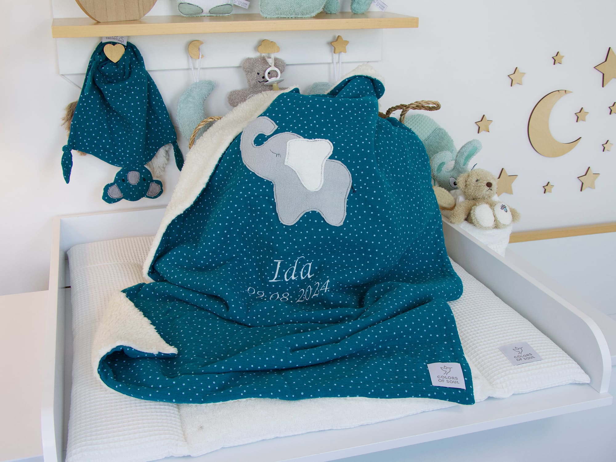 Weiche Kuscheldecke Musselin mit weißen Punkten petrol / Teddyplüsch creme – liebevoll handgenäht