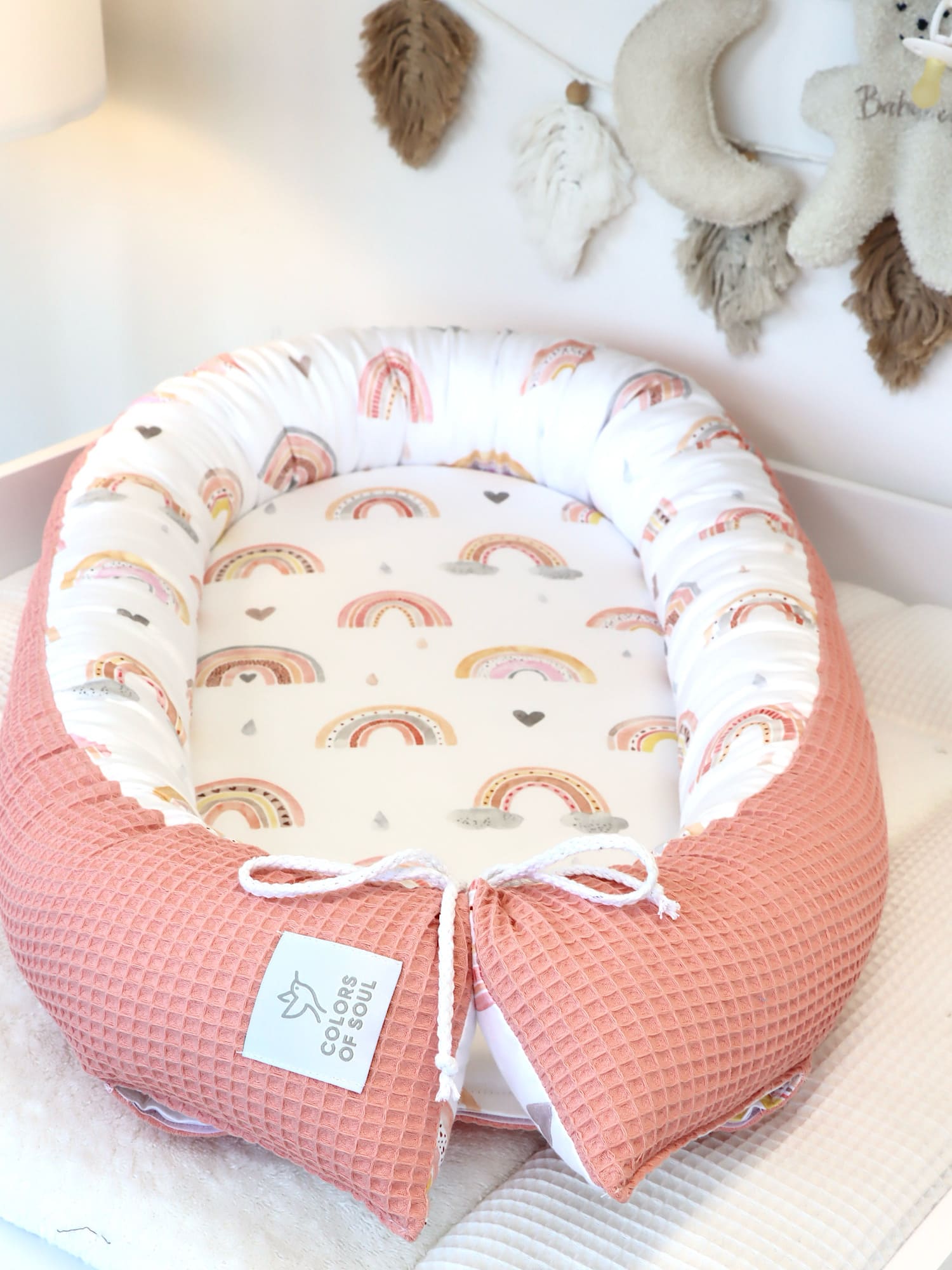 Regenbogen Aquarell / Waffelpique blush – handgemachtes Babynestchen