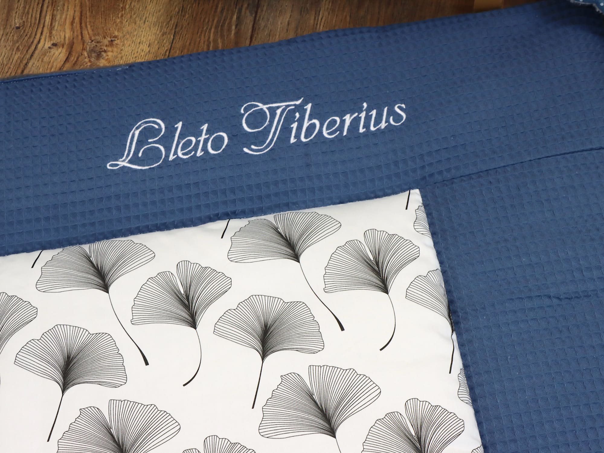 Baby Spieldecke weich personalisiert Ginkgo Blätter blau