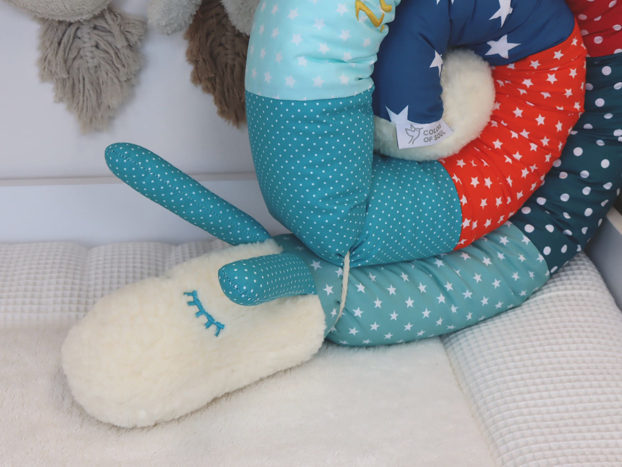 Kopf der Puckschnecke aus Teddyplüsch – Mintfarbene Fühler & Sternchenstoff