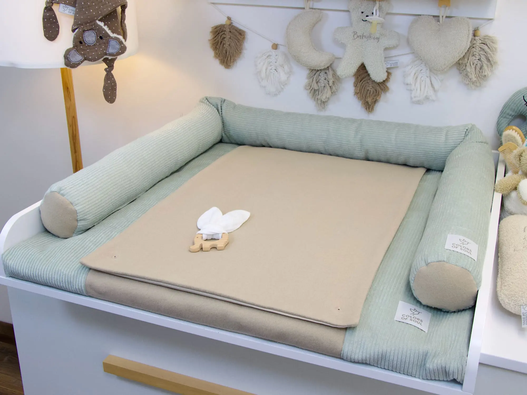 Wickelauflage mit Baumwollfleece Dunkelbeige und Cordseiten in Mint