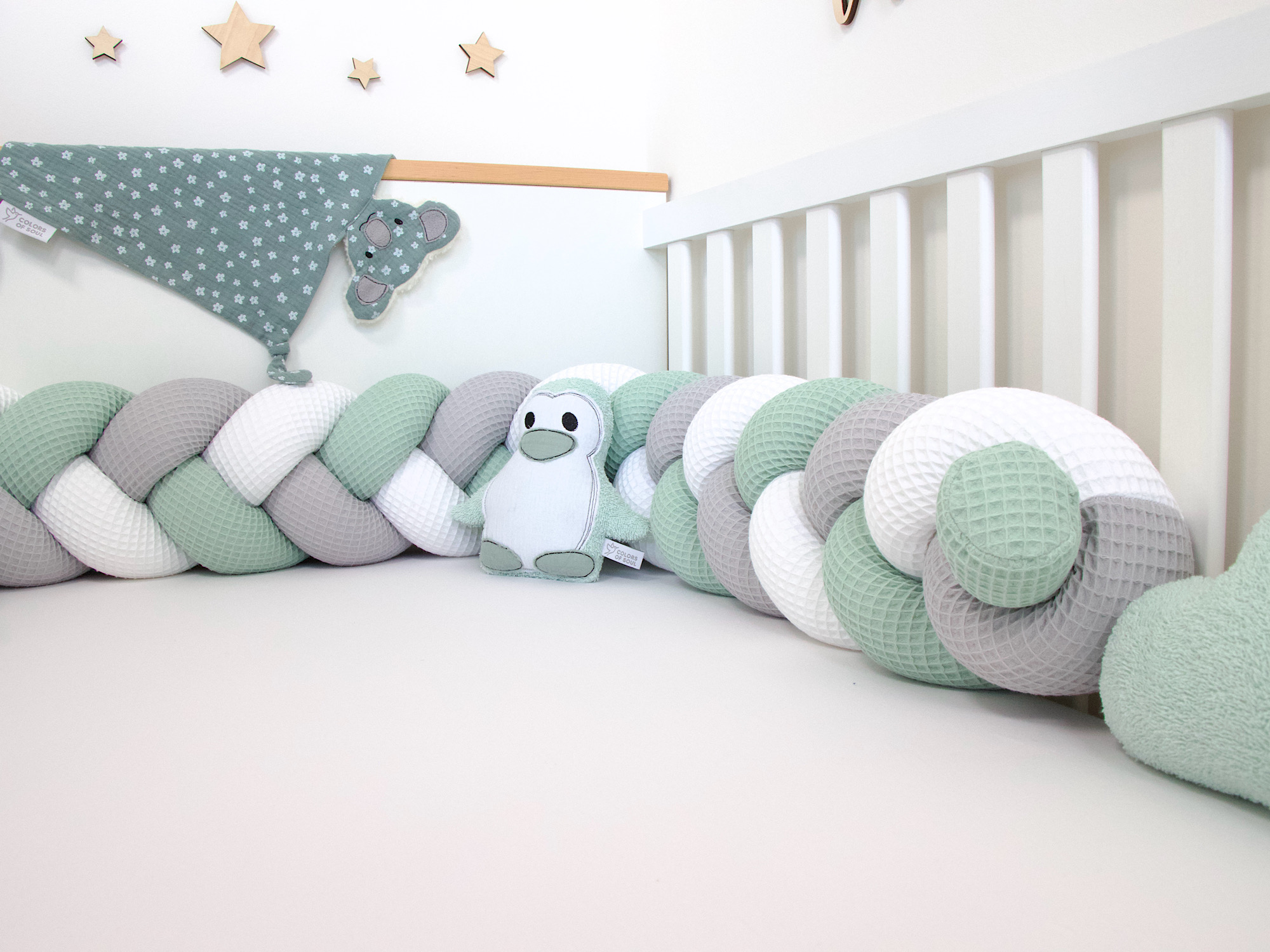 Geflochtene Bettschlange – Waffelpique hellmint, hellgrau, weiß – schöne Ergänzung fürs Babyzimmer
